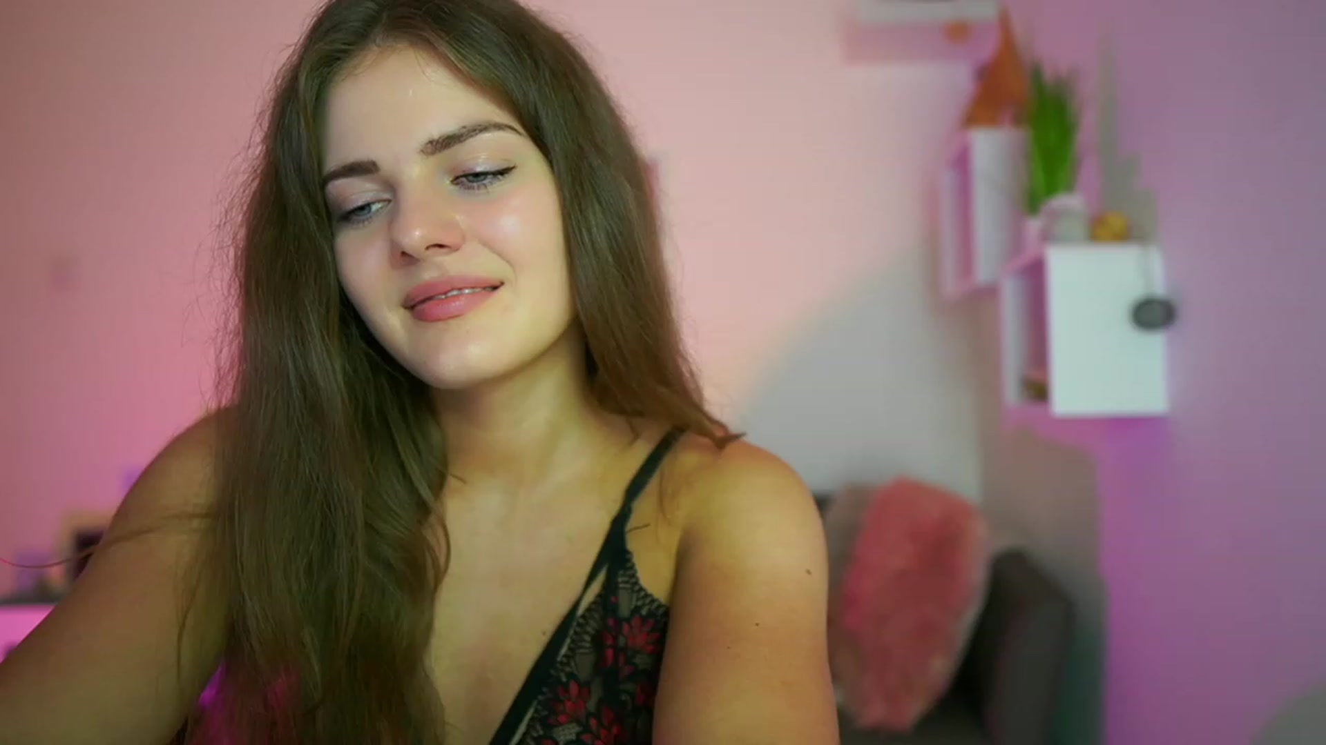 Gallery image thumbnail from Elly_Malkova_'s myfreecams stream on, 07/20/2023, 17:59 image 9 of 20
