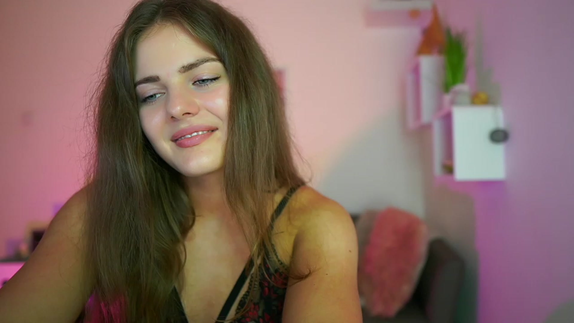 Gallery image thumbnail from Elly_Malkova_'s myfreecams stream on, 07/20/2023, 17:59 image 16 of 20