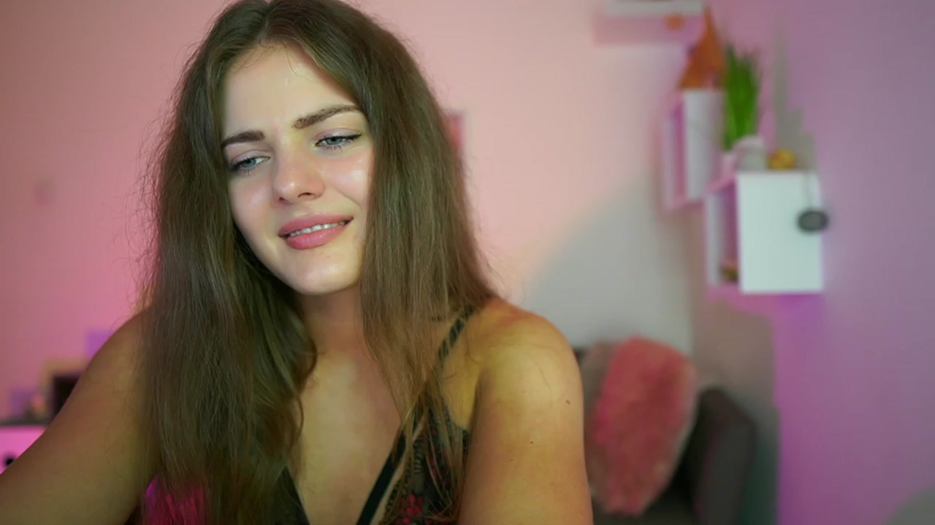 Gallery image thumbnail from Elly_Malkova_'s myfreecams stream on, 07/20/2023, 17:59 image 18 of 20
