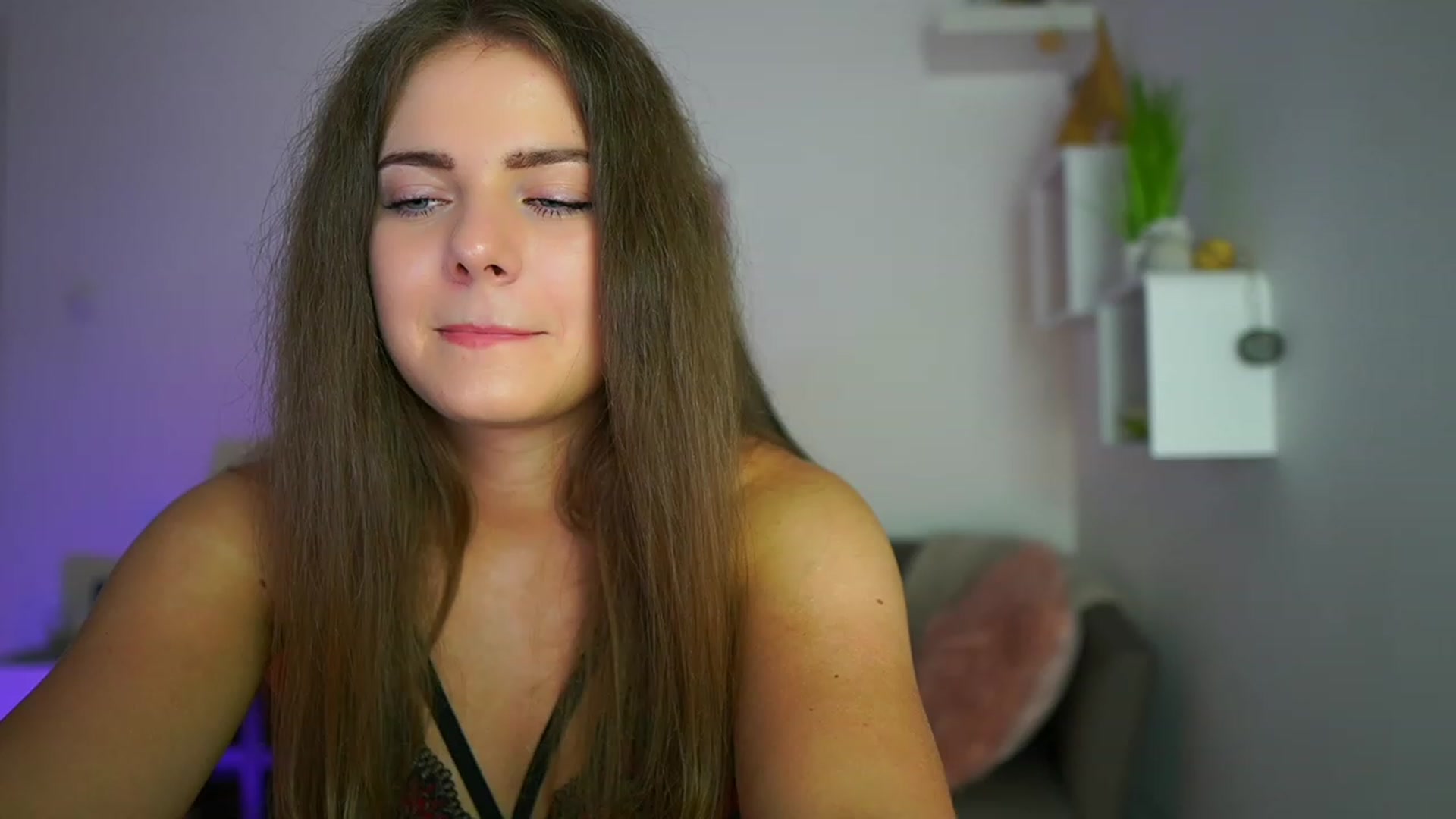 Gallery image thumbnail from Elly_Malkova_'s myfreecams stream on, 07/22/2023, 21:32 image 14 of 20