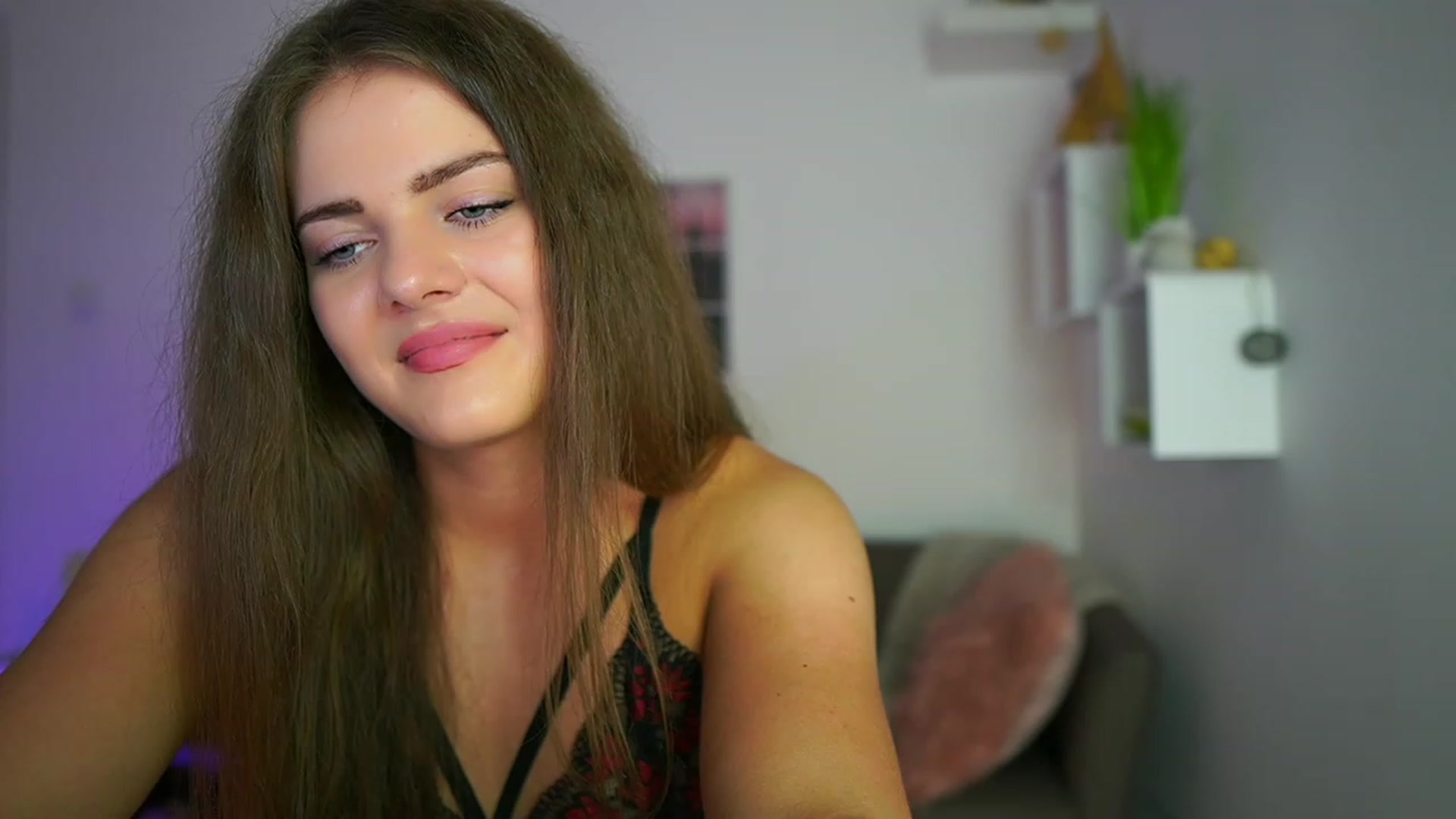 Gallery image thumbnail from Elly_Malkova_'s myfreecams stream on, 07/22/2023, 21:32 image 10 of 20