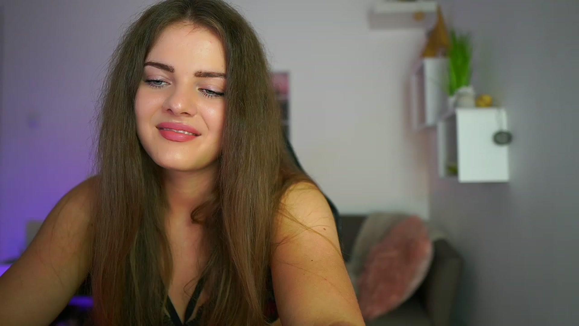 Gallery image thumbnail from Elly_Malkova_'s myfreecams stream on, 07/22/2023, 21:32 image 8 of 20