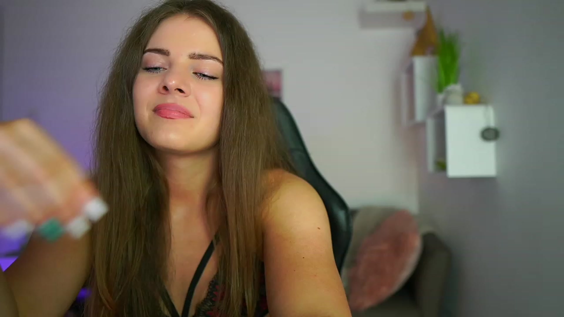 Gallery image thumbnail from Elly_Malkova_'s myfreecams stream on, 07/22/2023, 21:32 image 7 of 20