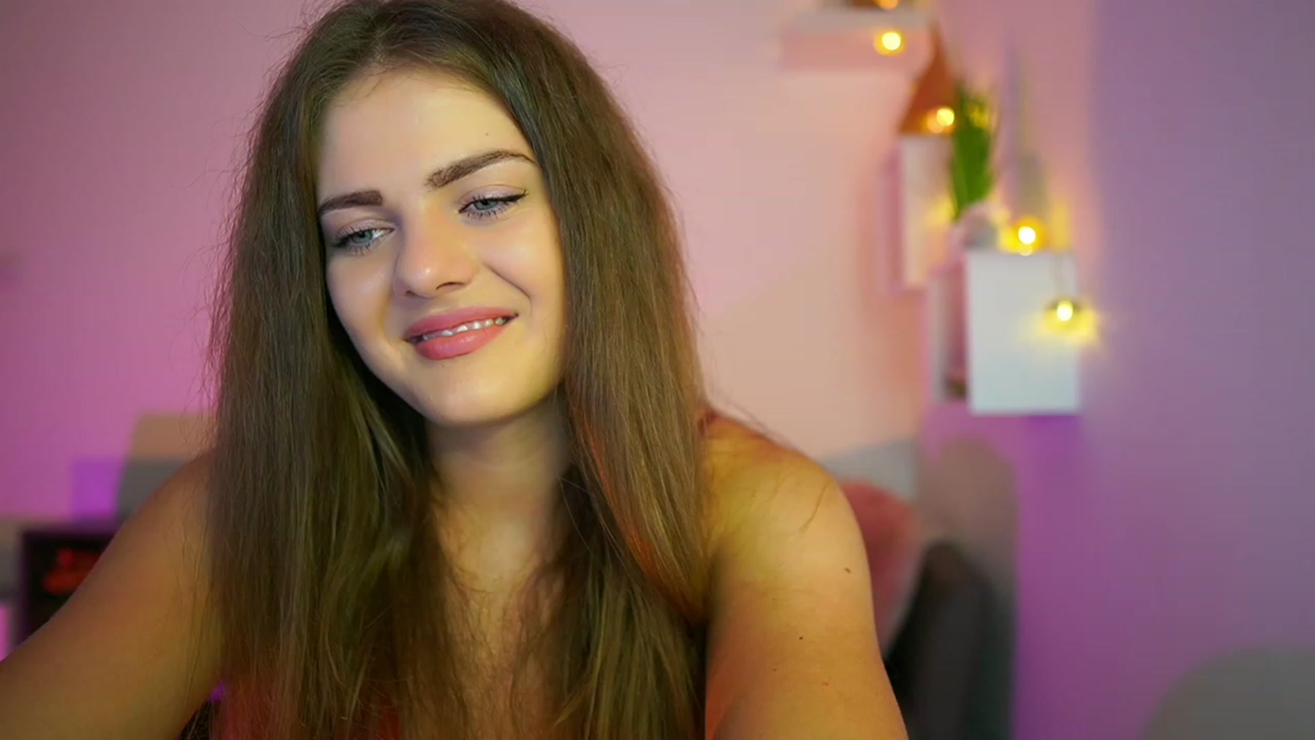 Gallery image thumbnail from Elly_Malkova_'s myfreecams stream on, 07/23/2023, 19:52 image 14 of 20