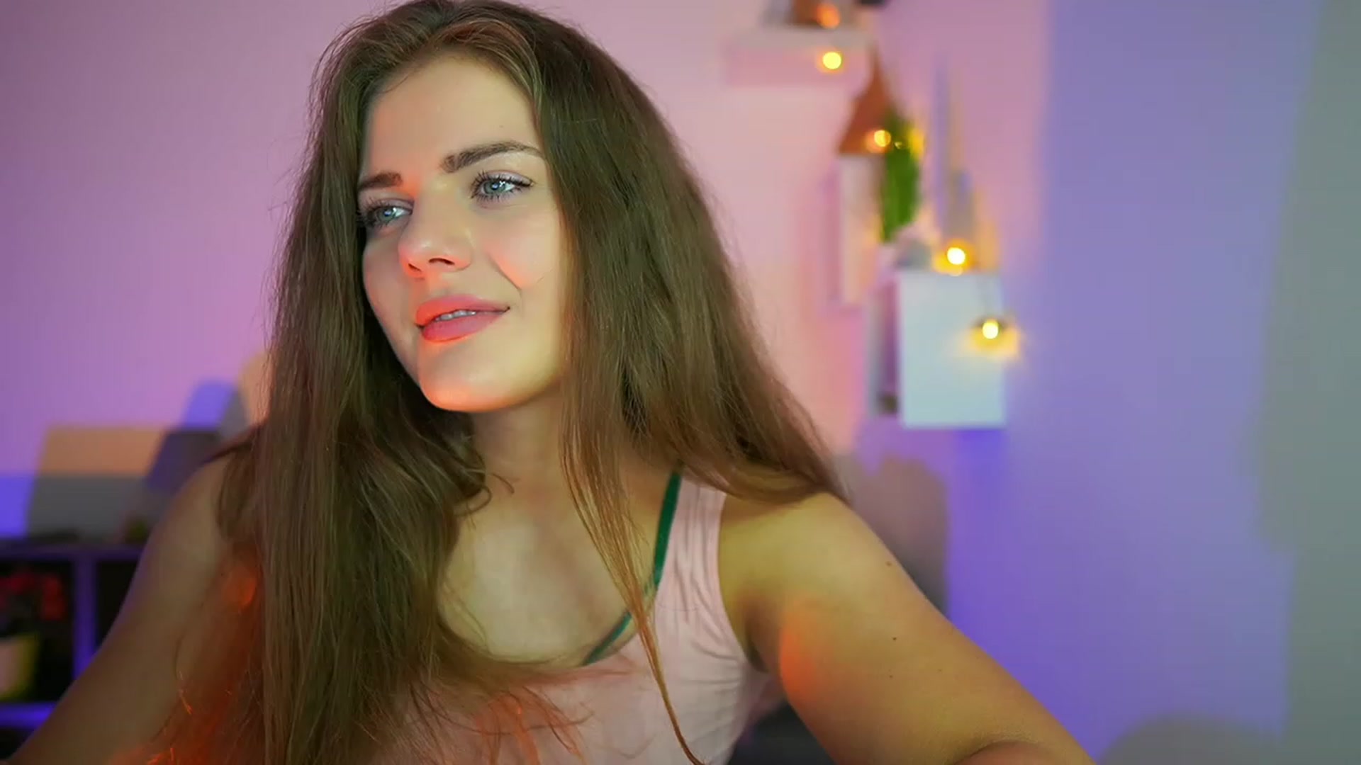 Gallery image thumbnail from Elly_Malkova_'s myfreecams stream on, 07/24/2023, 14:22 image 11 of 20