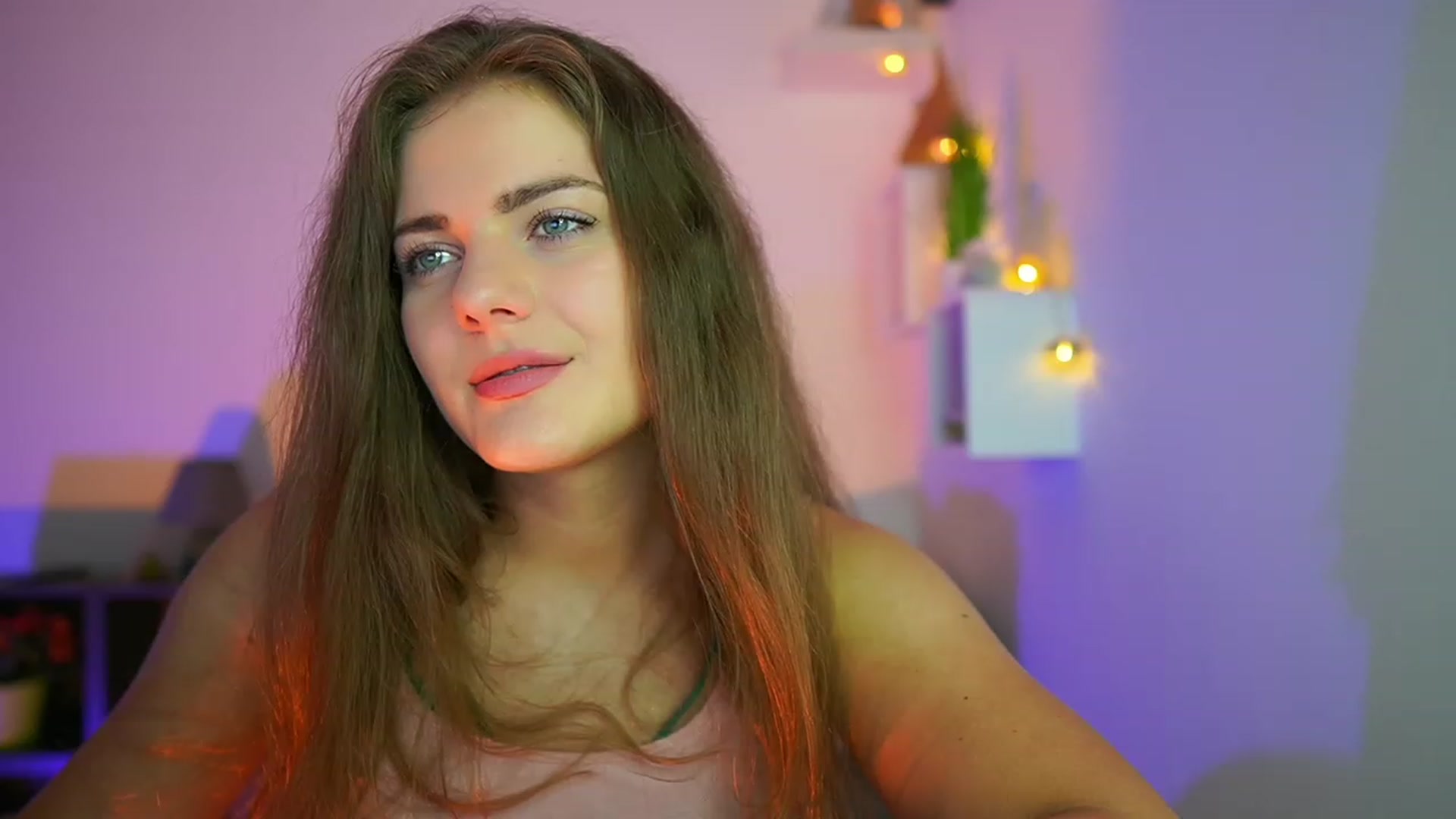 Gallery image thumbnail from Elly_Malkova_'s myfreecams stream on, 07/24/2023, 14:22 image 6 of 20