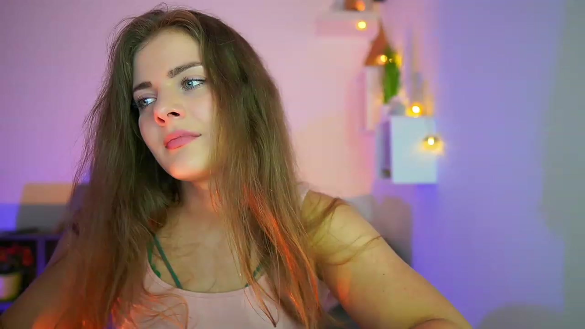 Gallery image thumbnail from Elly_Malkova_'s myfreecams stream on, 07/24/2023, 14:22 image 2 of 20