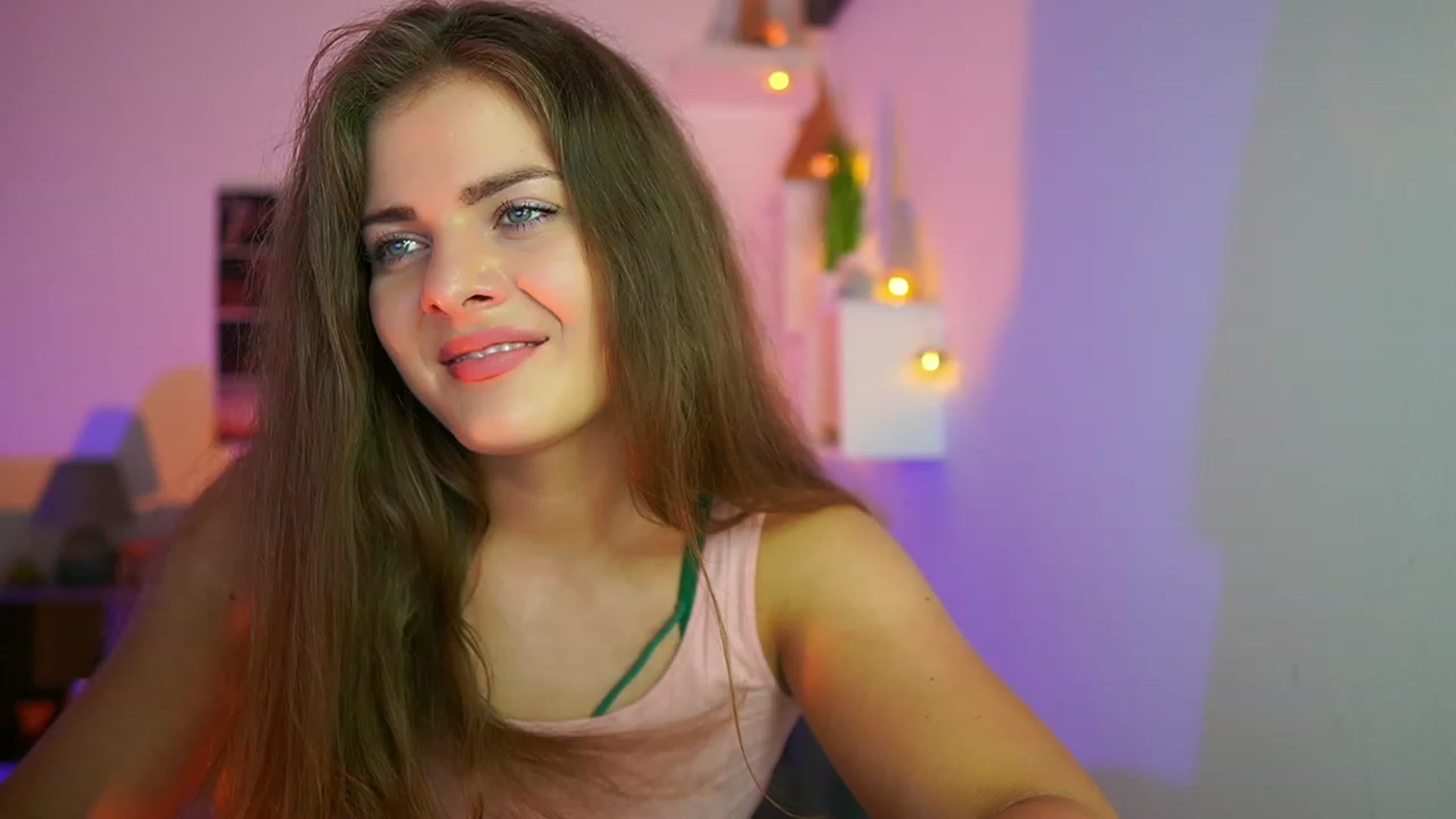 Gallery image thumbnail from Elly_Malkova_'s myfreecams stream on, 07/24/2023, 16:34 image 4 of 20