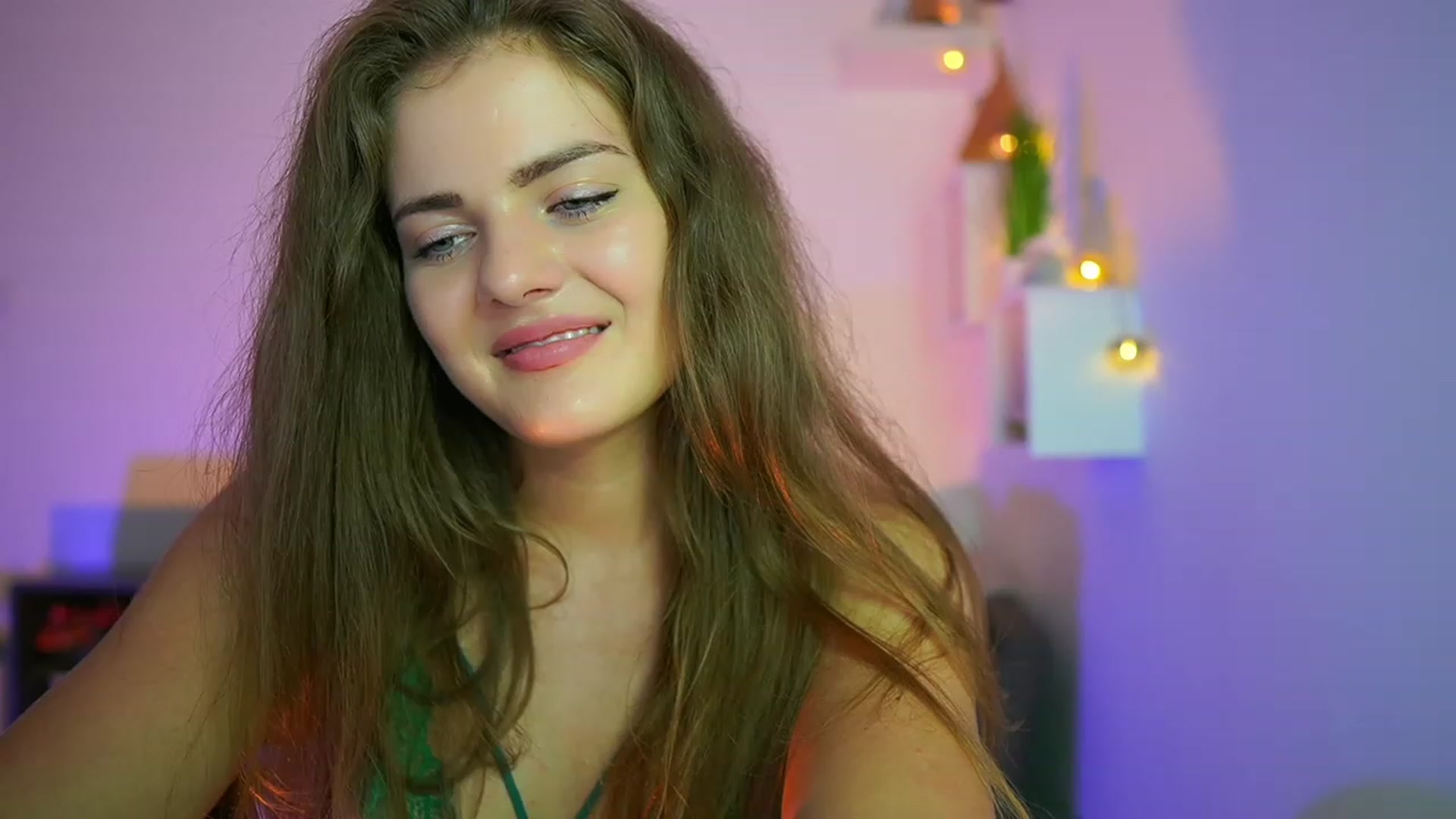 Gallery image thumbnail from Elly_Malkova_'s myfreecams stream on, 07/24/2023, 18:06 image 12 of 20