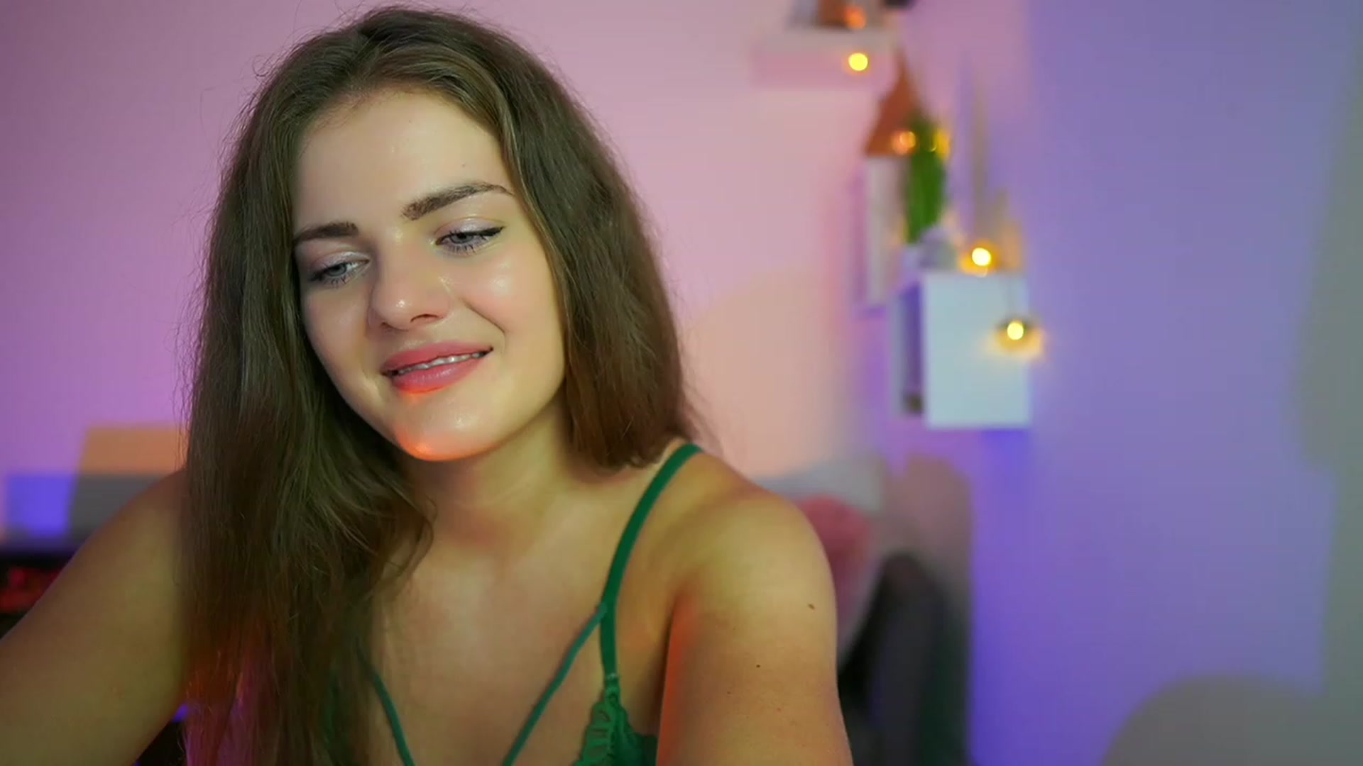 Gallery image thumbnail from Elly_Malkova_'s myfreecams stream on, 07/24/2023, 18:06 image 19 of 20