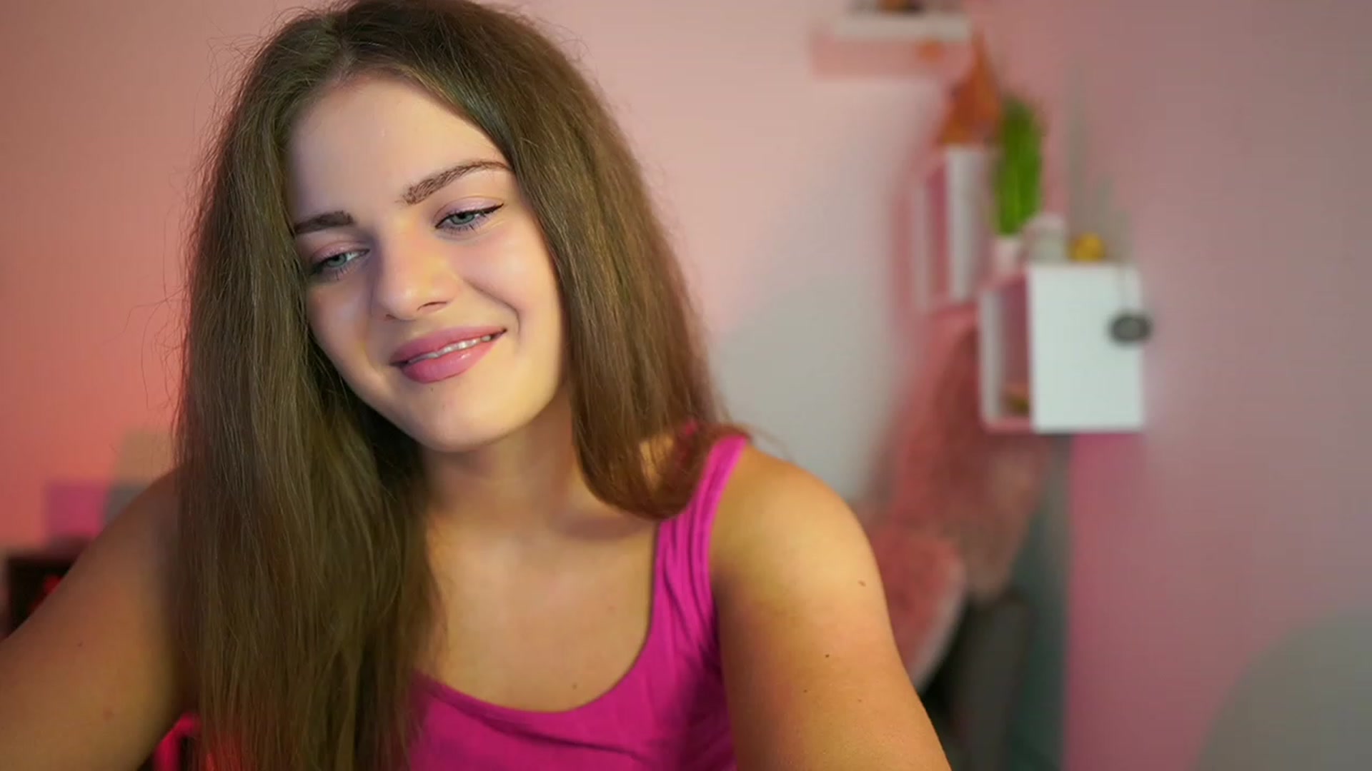 Gallery image thumbnail from Elly_Malkova_'s myfreecams stream on, 07/25/2023, 19:12 image 18 of 20