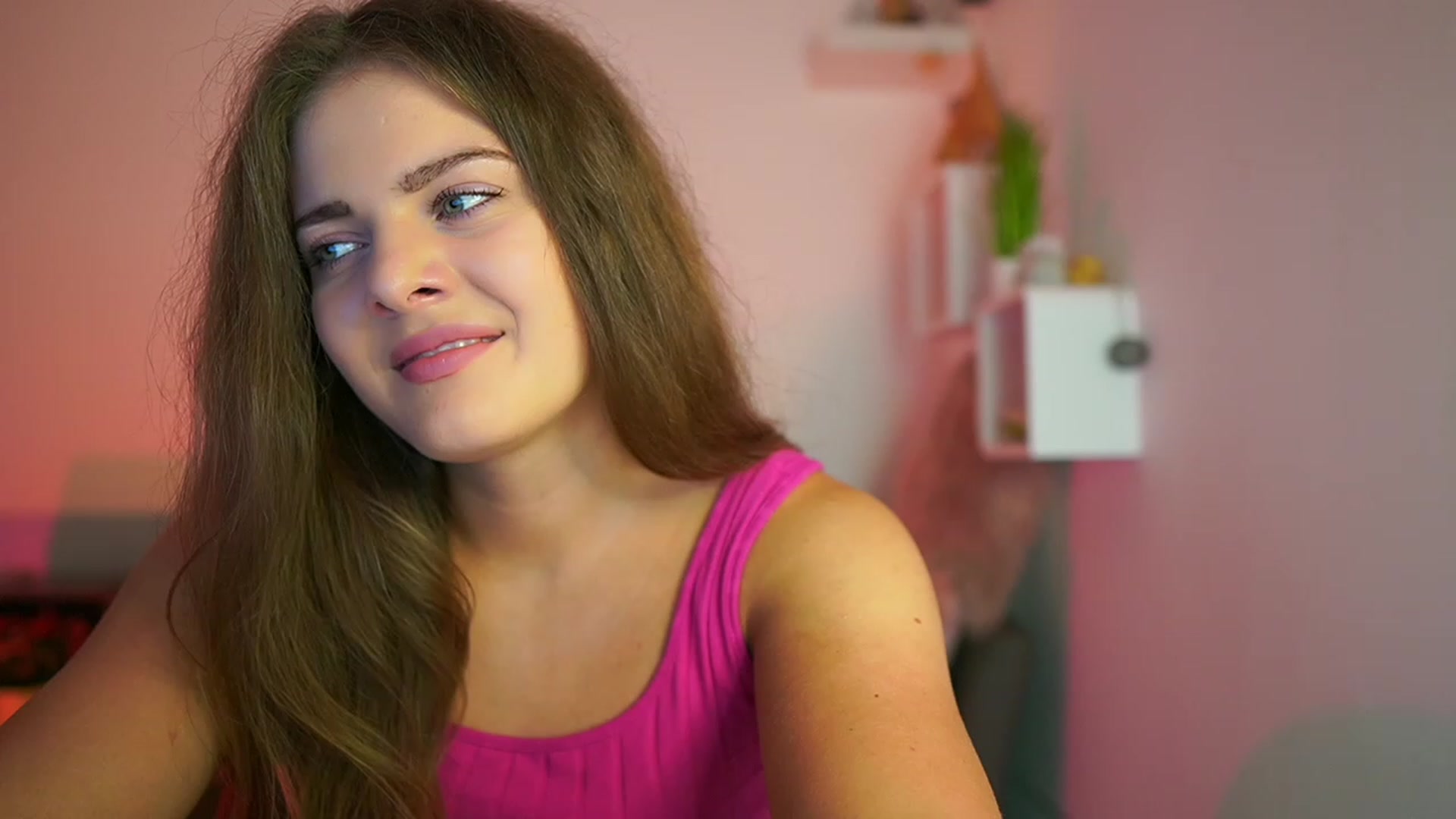 Gallery image thumbnail from Elly_Malkova_'s myfreecams stream on, 07/25/2023, 21:57 image 4 of 20
