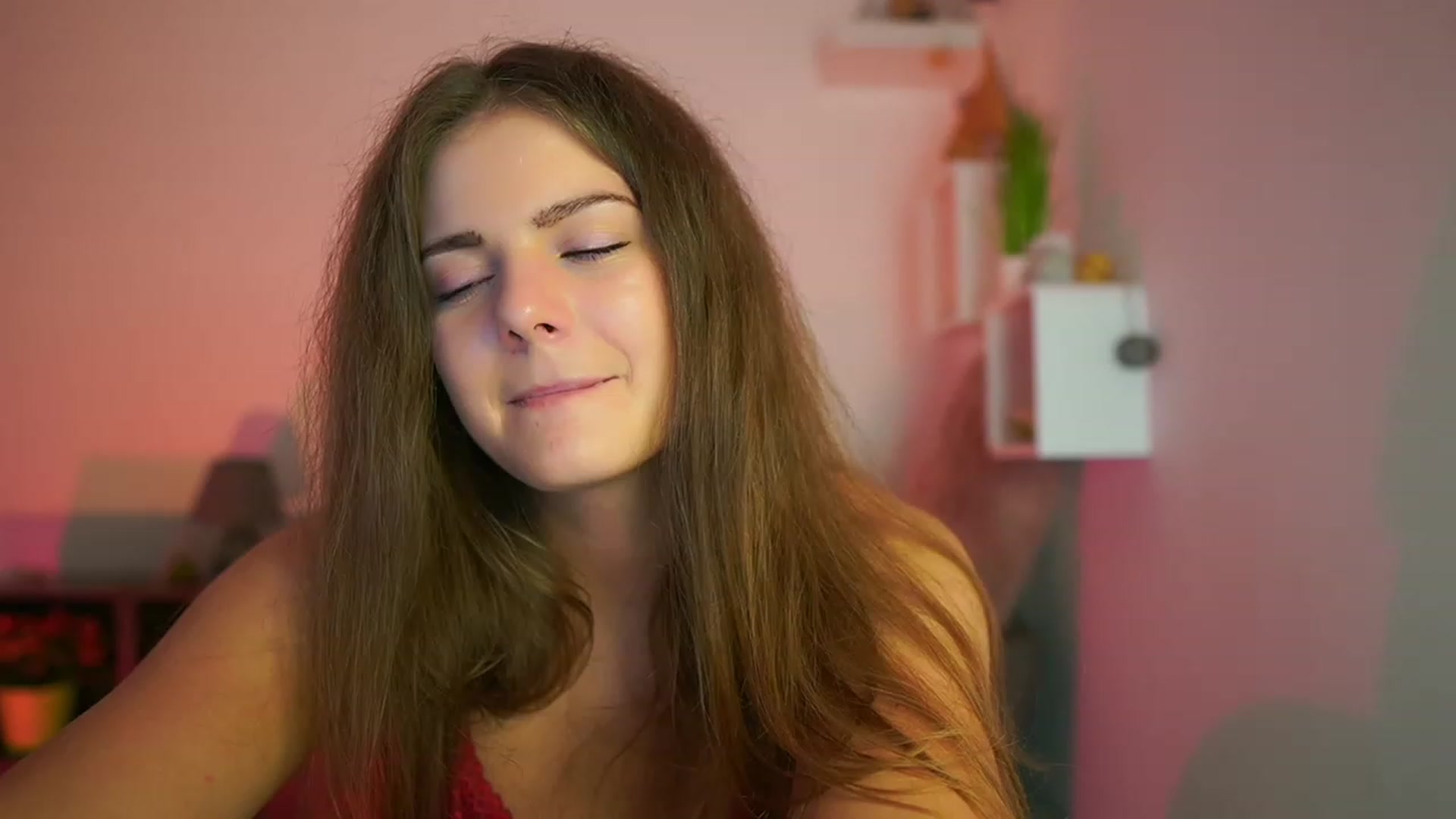 Gallery image thumbnail from Elly_Malkova_'s myfreecams stream on, 07/25/2023, 23:07 image 6 of 20