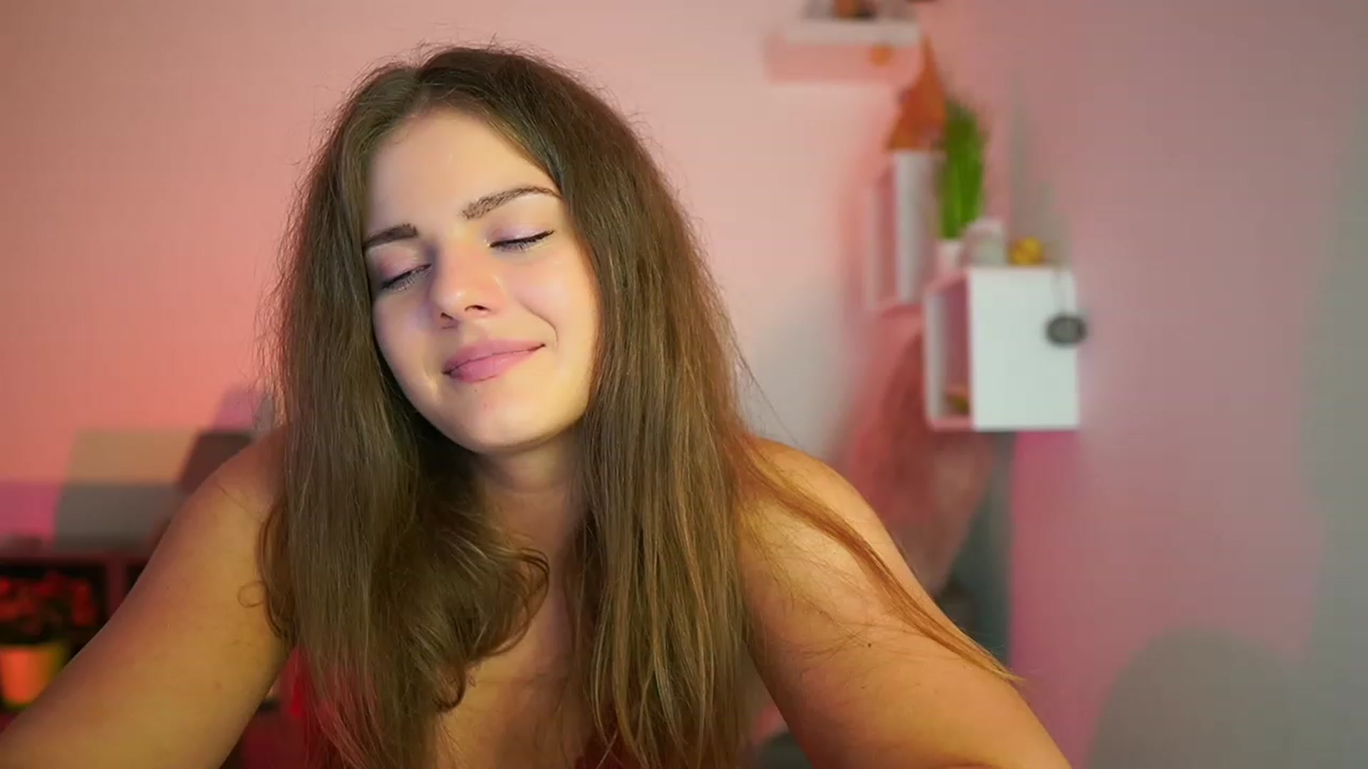 Gallery image thumbnail from Elly_Malkova_'s myfreecams stream on, 07/25/2023, 23:07 image 15 of 20