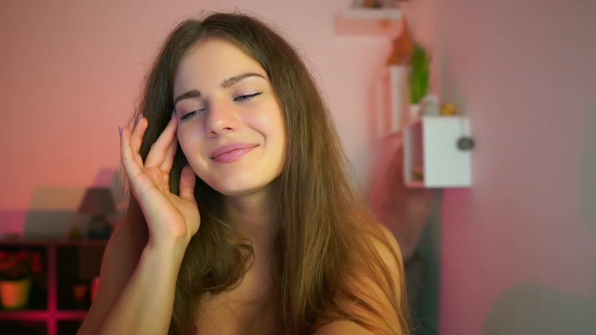 Gallery image thumbnail from Elly_Malkova_'s myfreecams stream on, 07/25/2023, 23:07 image 9 of 20