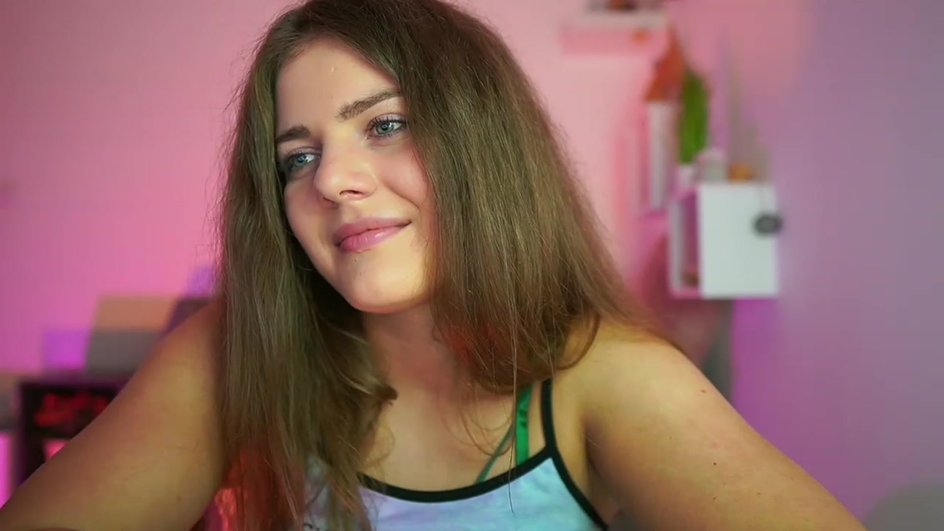 Gallery image thumbnail from Elly_Malkova_'s myfreecams stream on, 07/26/2023, 20:38 image 10 of 20