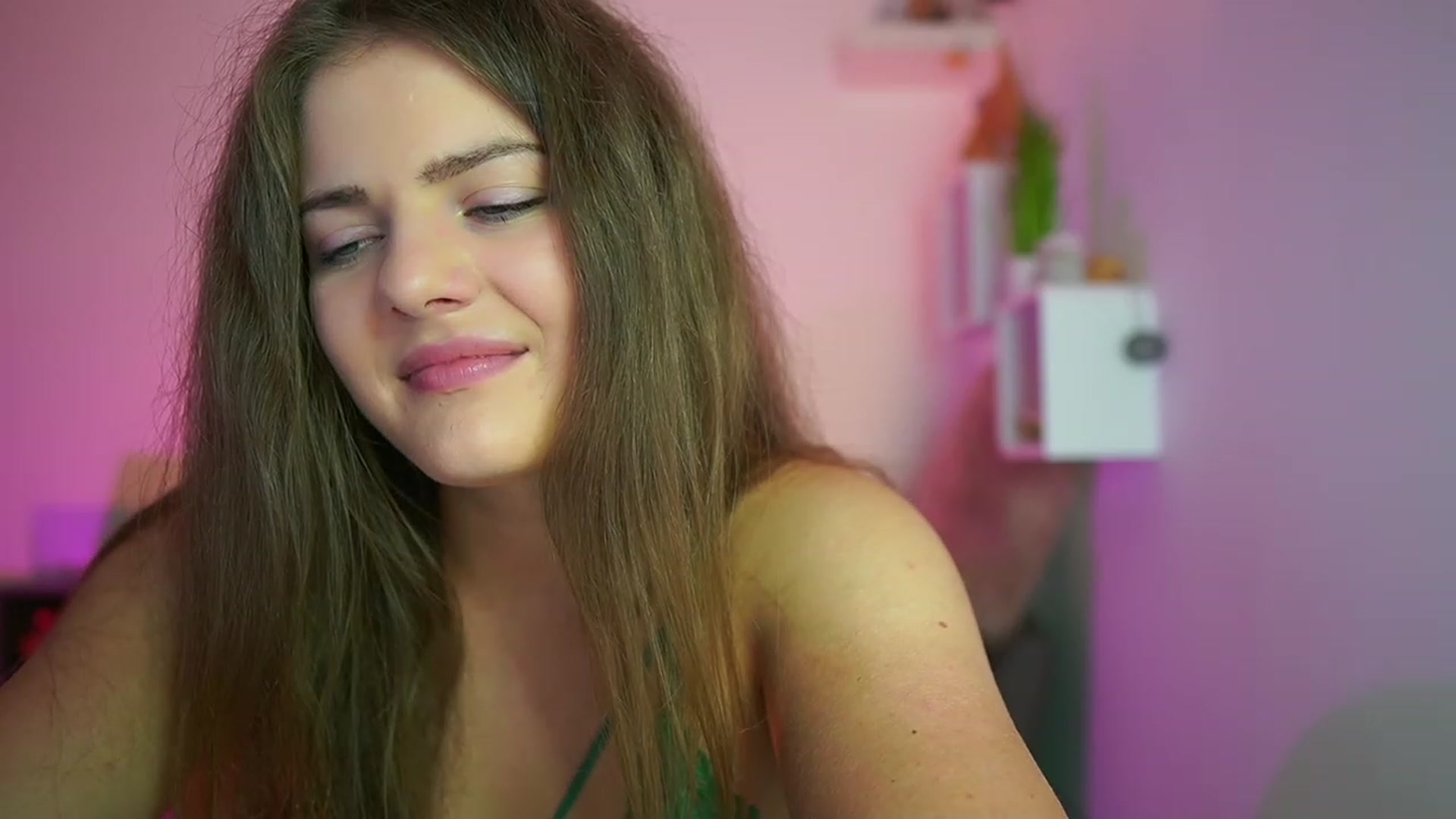 Gallery image thumbnail from Elly_Malkova_'s myfreecams stream on, 07/26/2023, 20:38 image 14 of 20