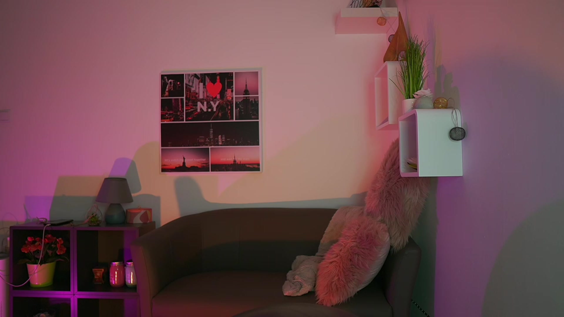 Gallery image thumbnail from Elly_Malkova_'s myfreecams stream on, 07/26/2023, 20:38 image 6 of 20