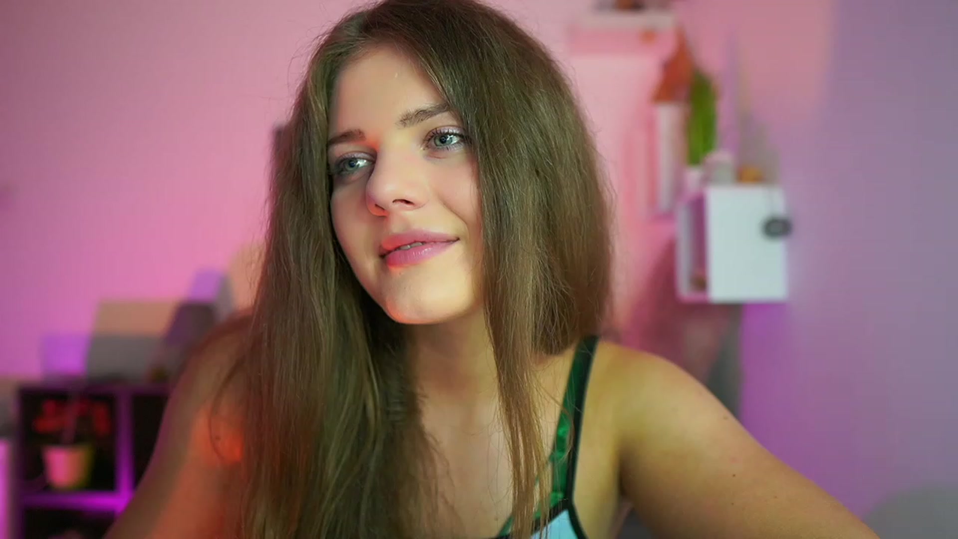 Gallery image thumbnail from Elly_Malkova_'s myfreecams stream on, 07/26/2023, 20:38 image 5 of 20