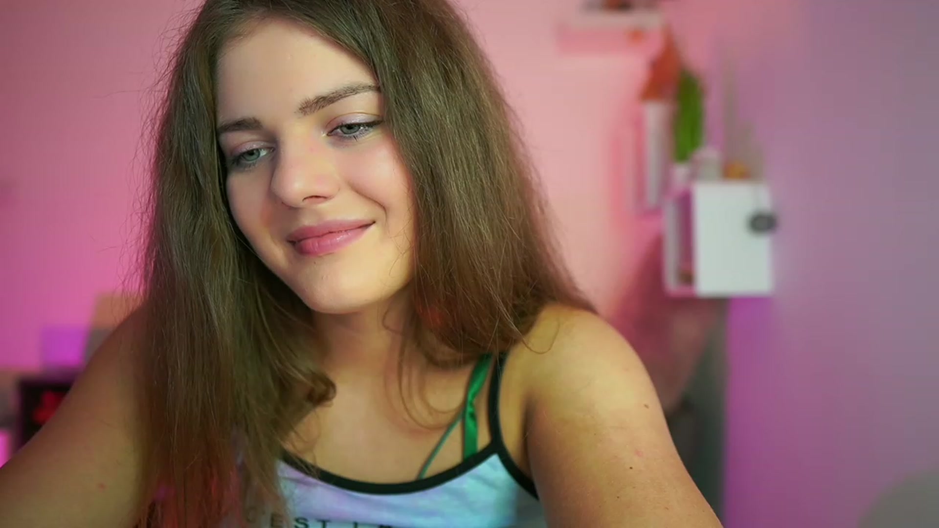 Gallery image thumbnail from Elly_Malkova_'s myfreecams stream on, 07/26/2023, 20:38 image 8 of 20