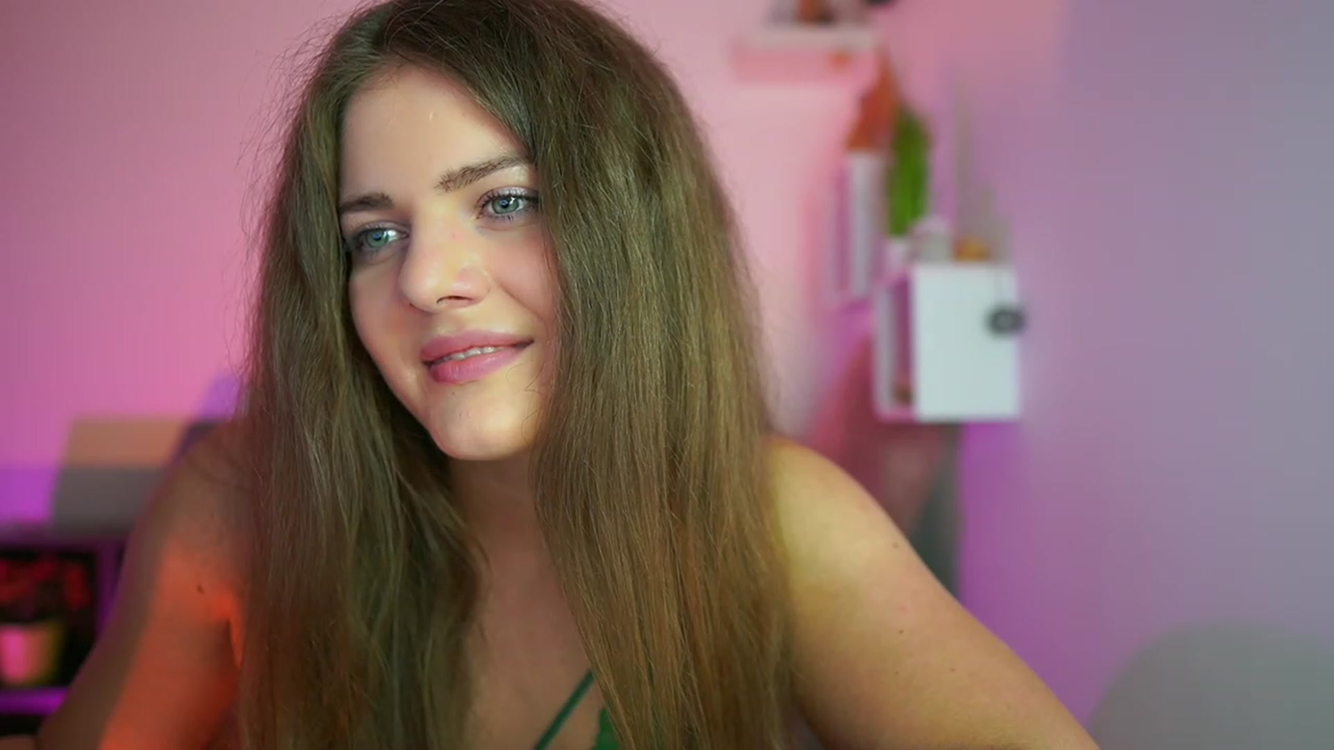 Gallery image thumbnail from Elly_Malkova_'s myfreecams stream on, 07/26/2023, 20:38 image 17 of 20