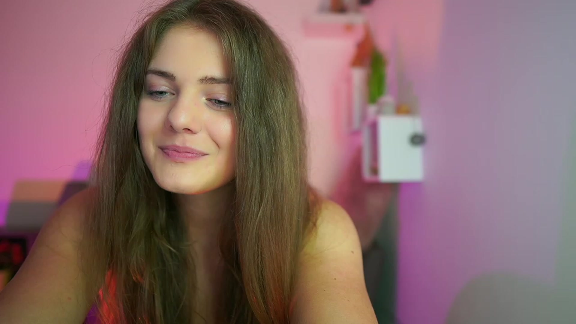 Gallery image thumbnail from Elly_Malkova_'s myfreecams stream on, 07/26/2023, 21:25 image 7 of 20