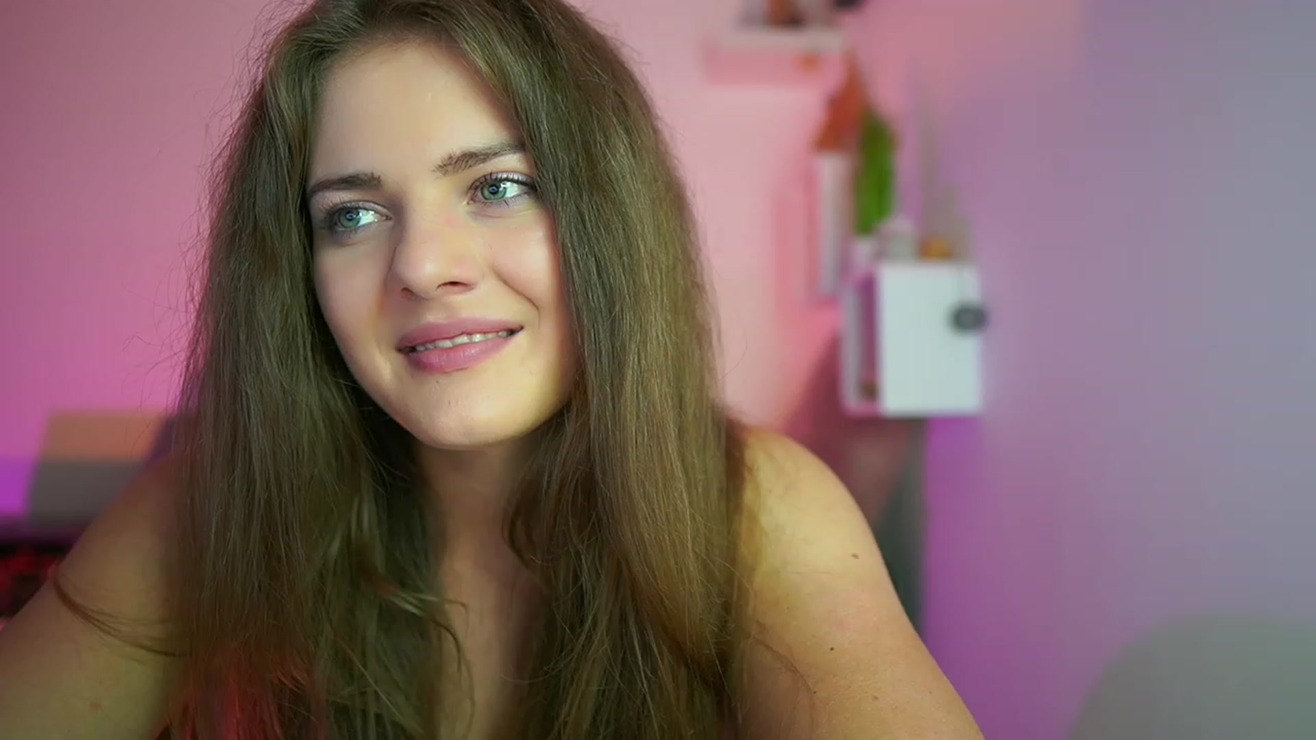 Gallery image thumbnail from Elly_Malkova_'s myfreecams stream on, 07/26/2023, 21:25 image 2 of 20