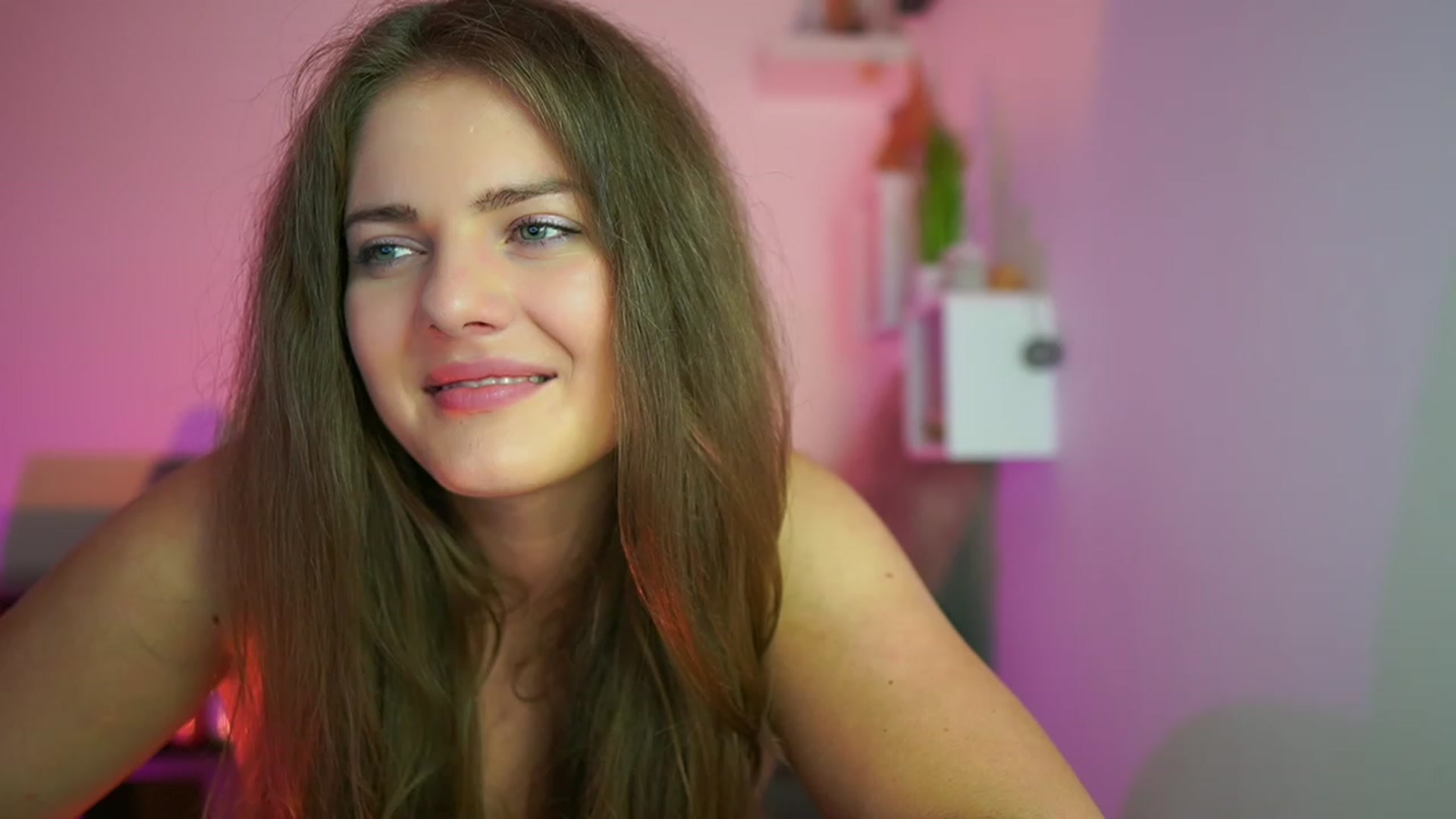 Gallery image thumbnail from Elly_Malkova_'s myfreecams stream on, 07/26/2023, 21:25 image 19 of 20