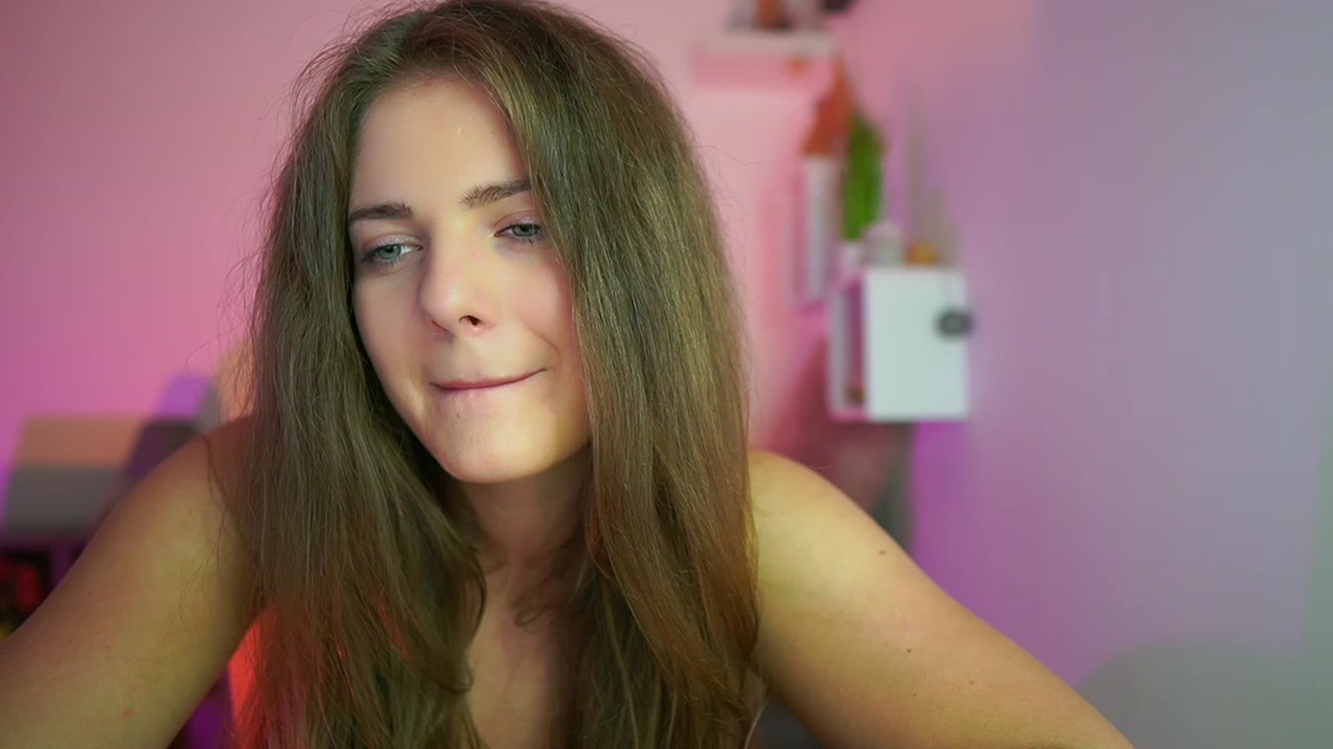 Gallery image thumbnail from Elly_Malkova_'s myfreecams stream on, 07/26/2023, 21:25 image 14 of 20