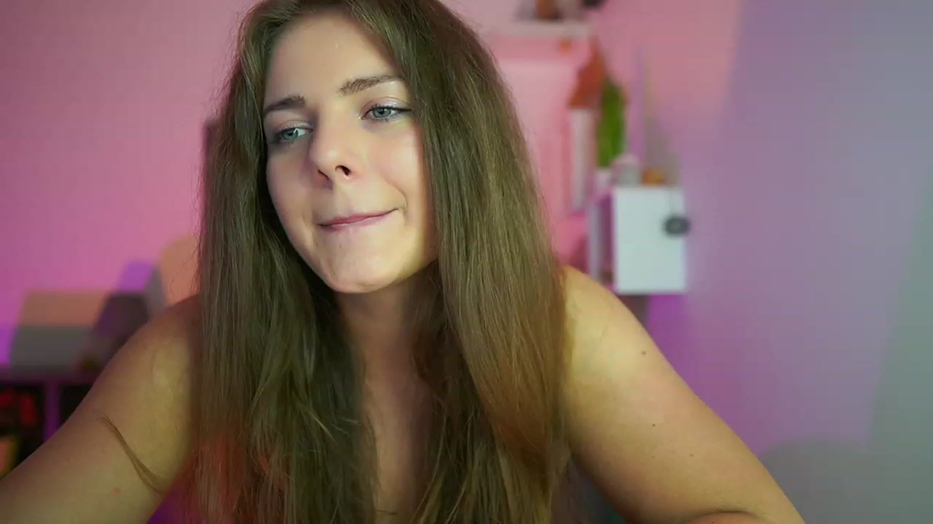 Gallery image thumbnail from Elly_Malkova_'s myfreecams stream on, 07/26/2023, 21:25 image 5 of 20