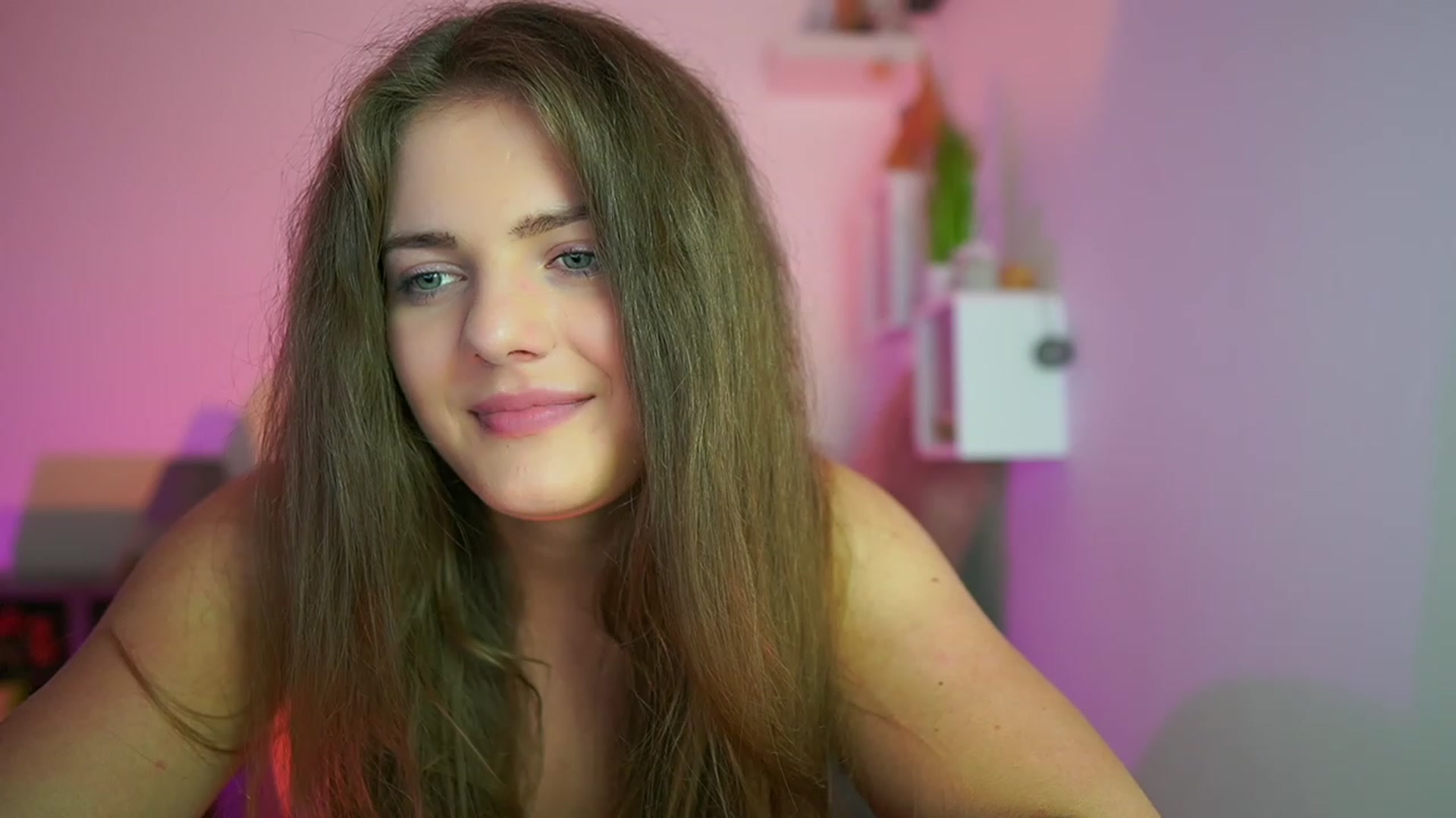 Gallery image thumbnail from Elly_Malkova_'s myfreecams stream on, 07/26/2023, 21:25 image 4 of 20