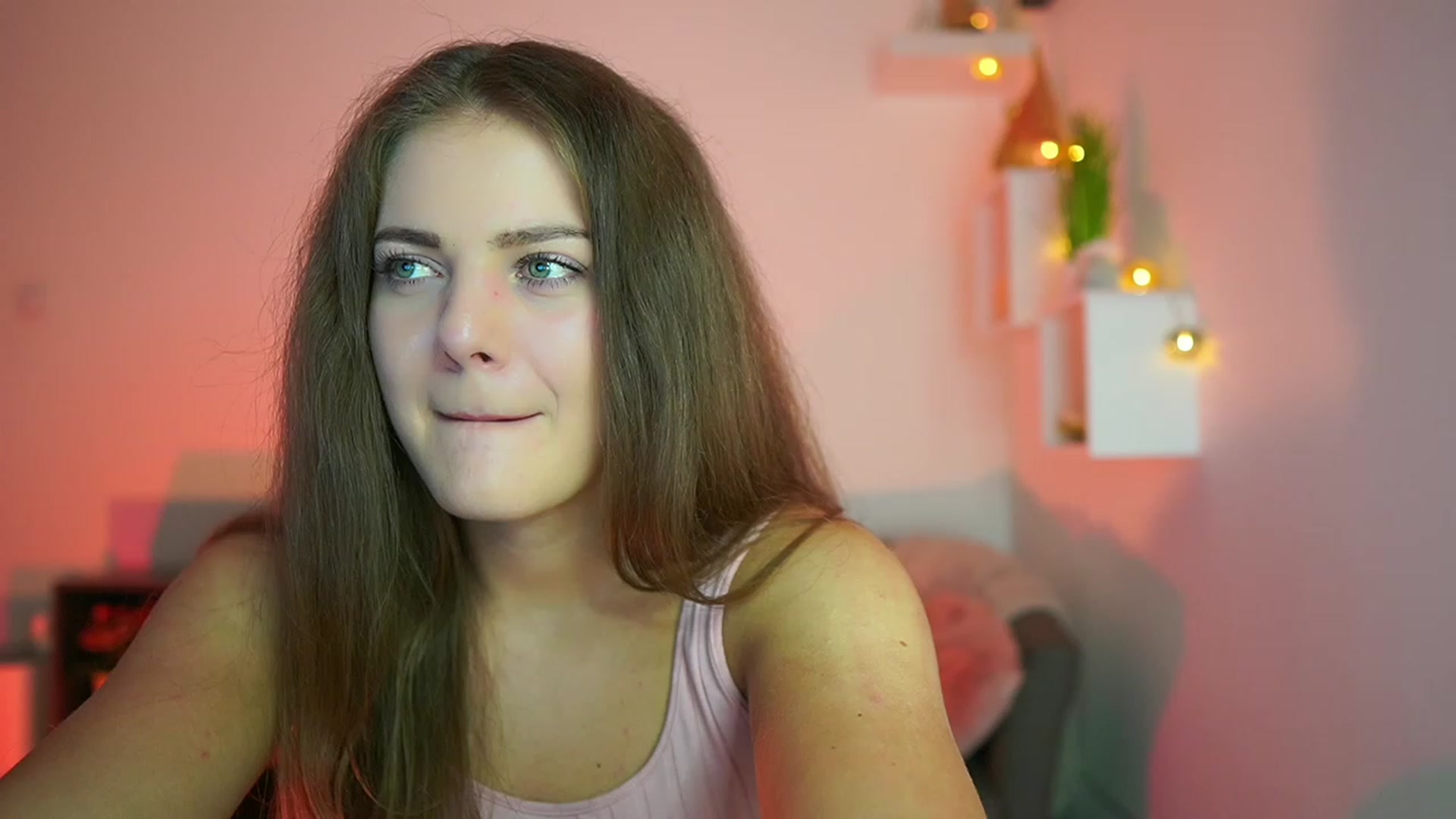 Gallery image thumbnail from Elly_Malkova_'s myfreecams stream on, 07/27/2023, 20:17 image 16 of 20