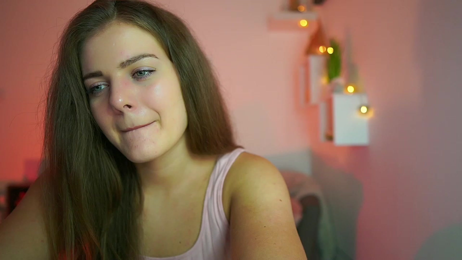 Gallery image thumbnail from Elly_Malkova_'s myfreecams stream on, 07/27/2023, 22:48 image 2 of 20