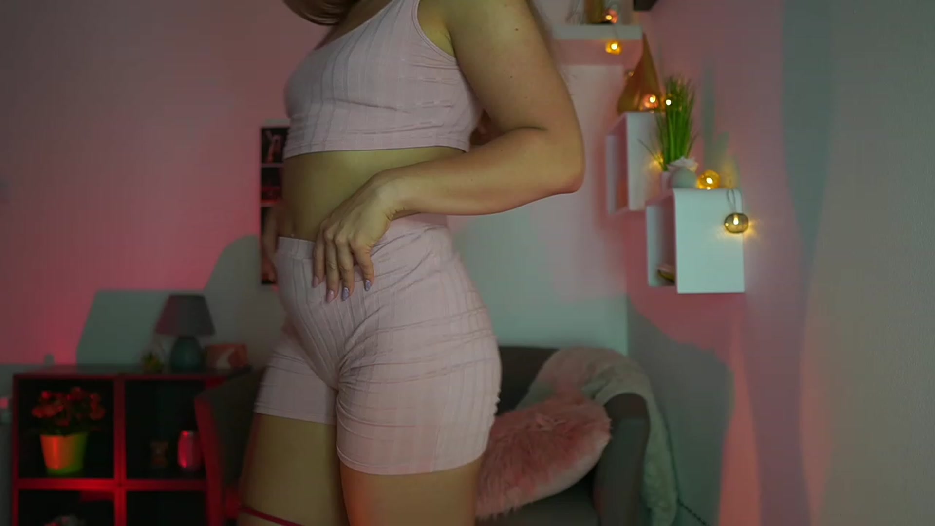 Gallery image thumbnail from Elly_Malkova_'s myfreecams stream on, 07/27/2023, 22:48 image 1 of 20