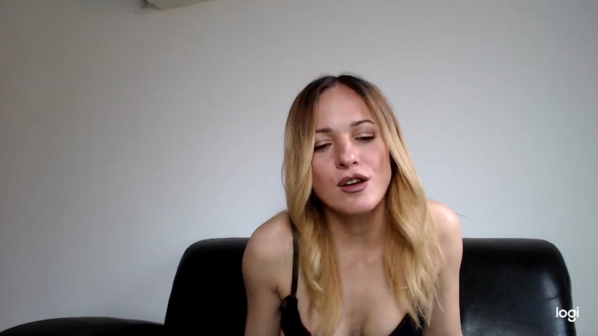 Gallery image thumbnail from EllyaDiamond's myfreecams stream on, 05/13/2024, 16:43 image 15 of 20