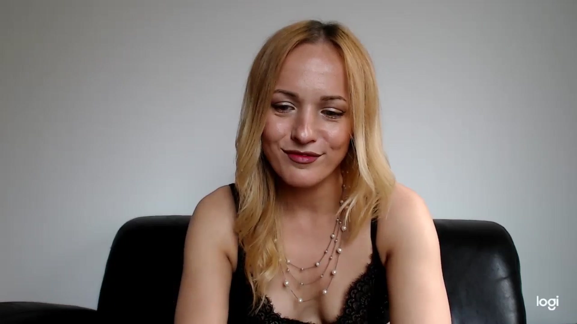Gallery image thumbnail from EllyaDiamond's myfreecams stream on, 07/26/2024, 13:44 image 8 of 20