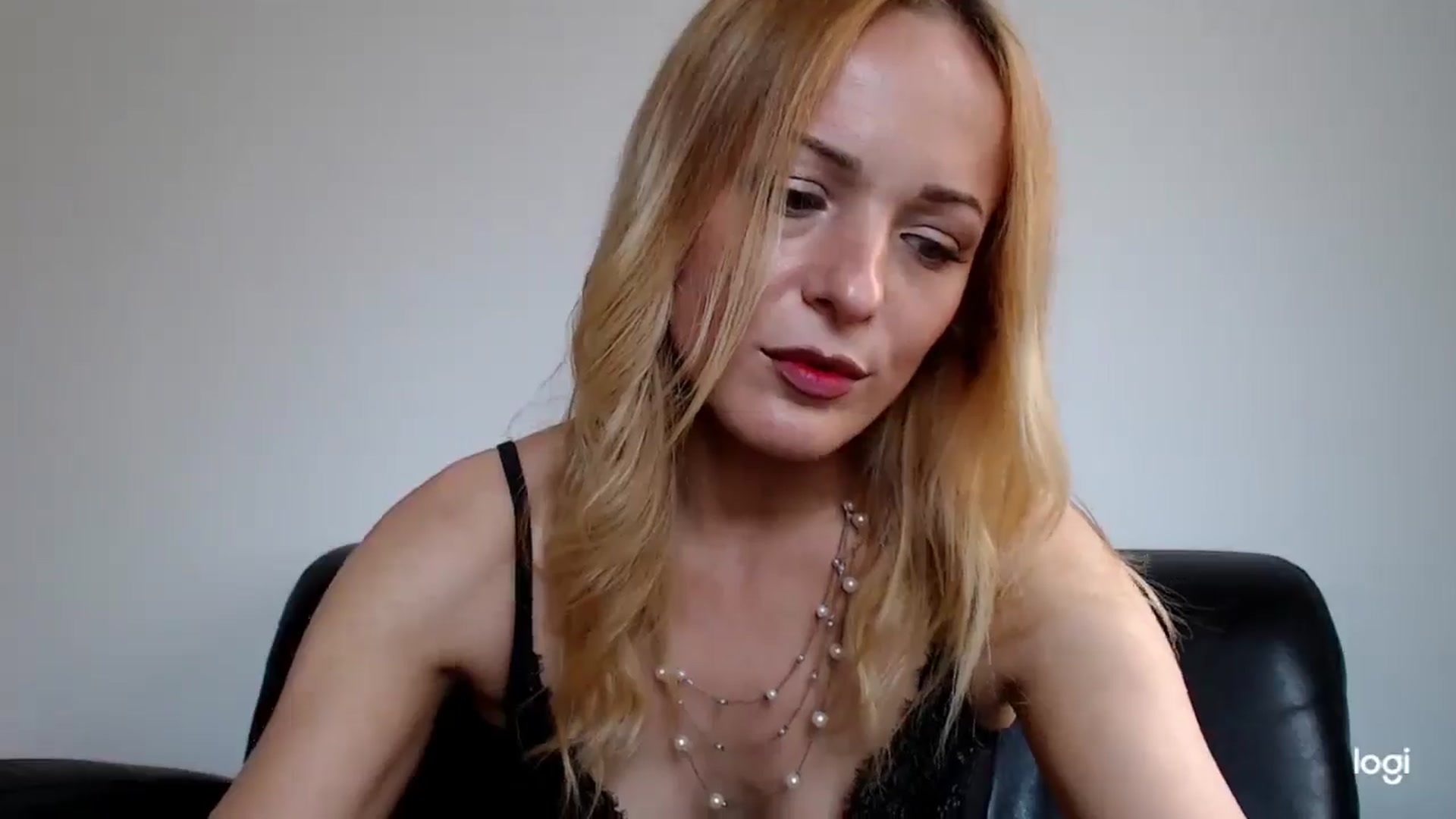 Gallery image thumbnail from EllyaDiamond's myfreecams stream on, 07/26/2024, 13:44 image 7 of 20