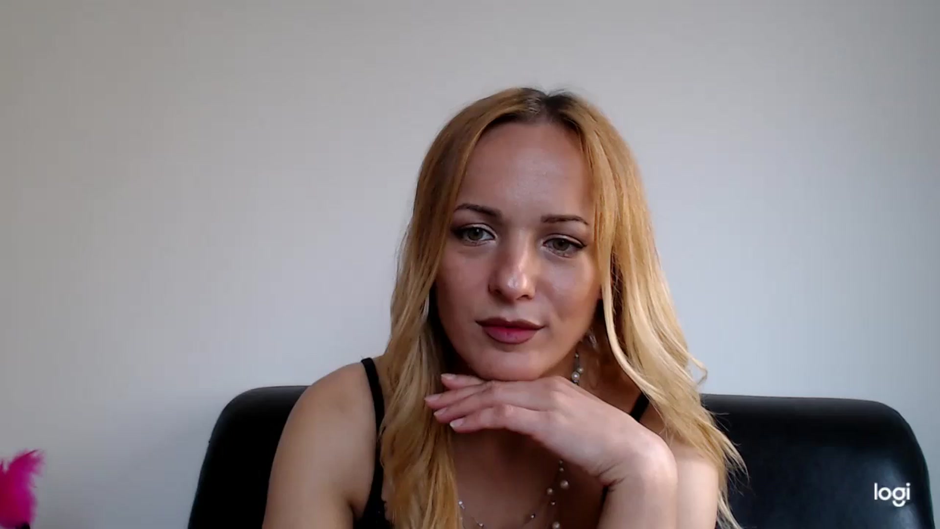 Gallery image thumbnail from EllyaDiamond's myfreecams stream on, 07/26/2024, 15:38 image 9 of 20