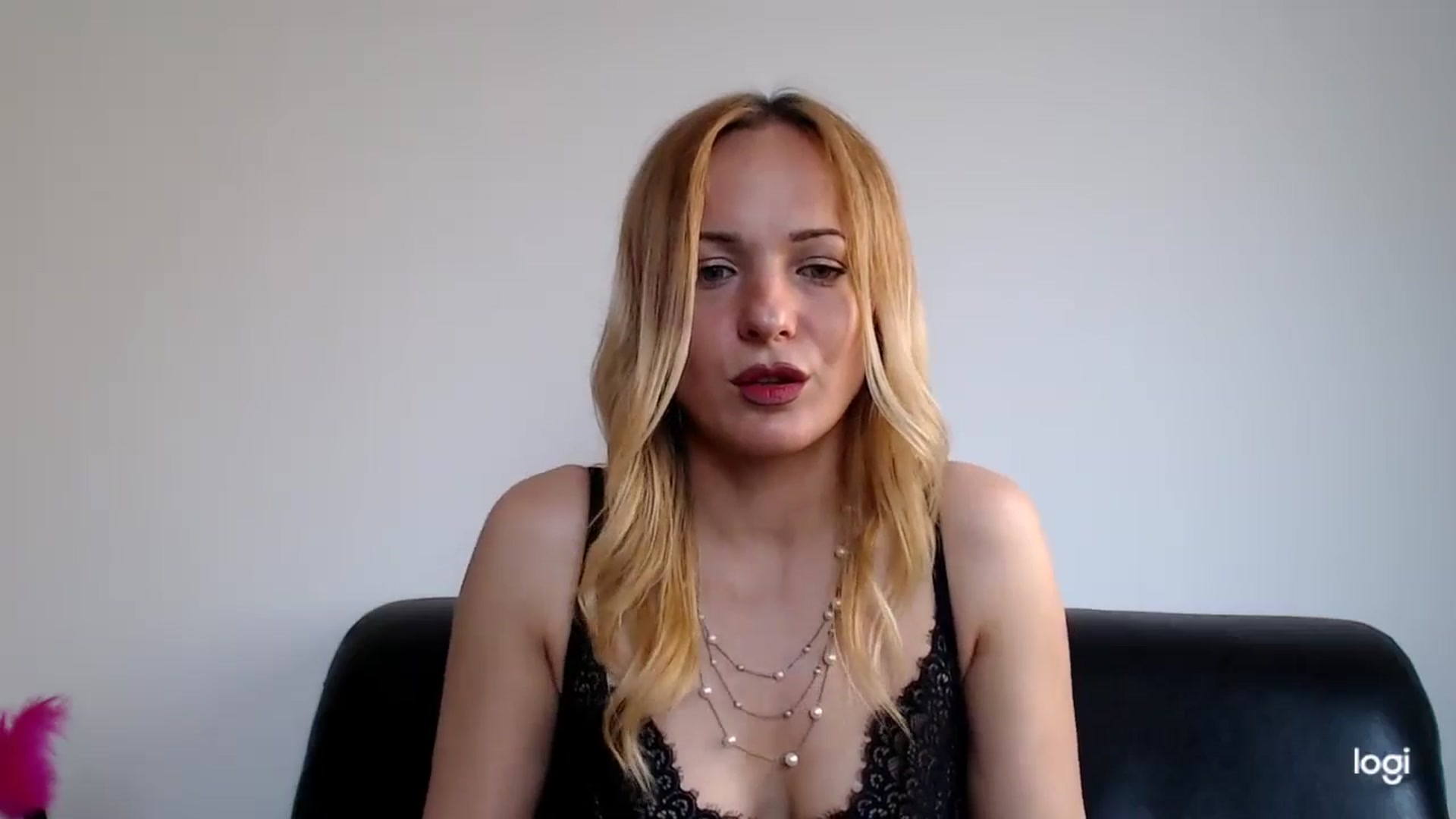 Gallery image thumbnail from EllyaDiamond's myfreecams stream on, 07/26/2024, 15:38 image 3 of 20