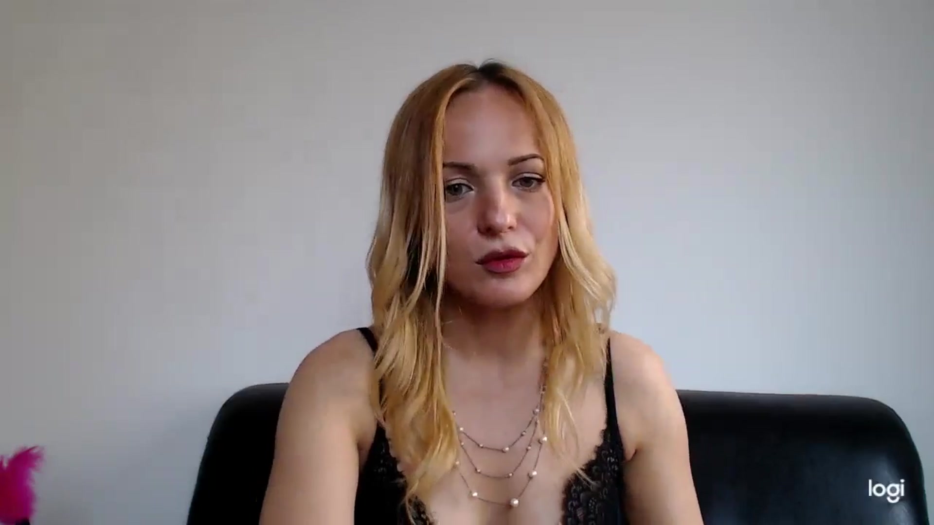 Gallery image thumbnail from EllyaDiamond's myfreecams stream on, 07/26/2024, 15:38 image 4 of 20
