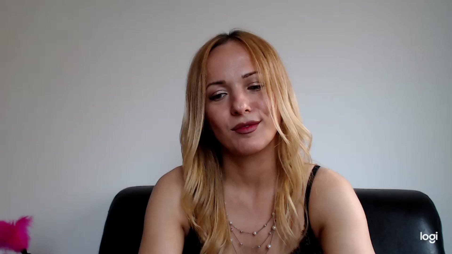 Gallery image thumbnail from EllyaDiamond's myfreecams stream on, 07/26/2024, 15:38 image 15 of 20