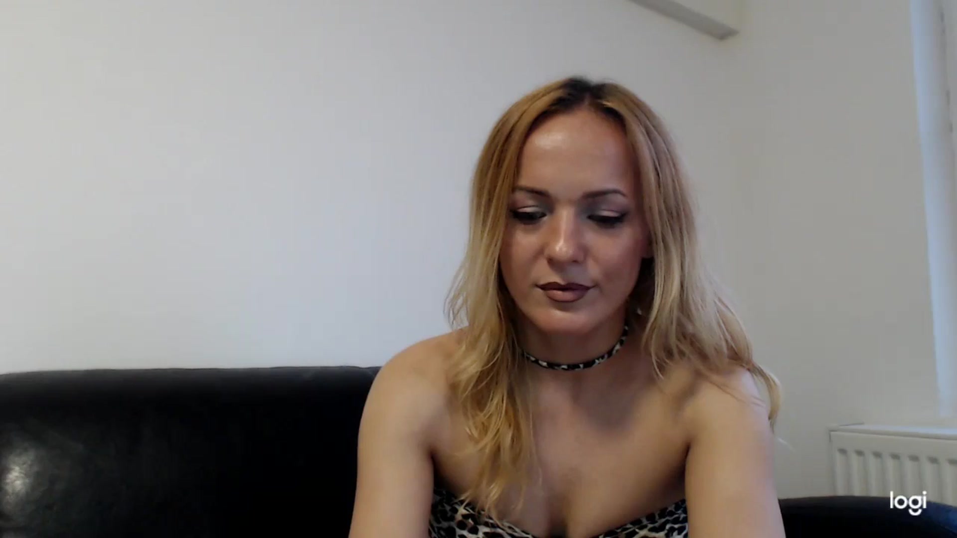 Gallery image thumbnail from EllyaDiamond's myfreecams stream on, 07/27/2024, 17:36 image 19 of 20