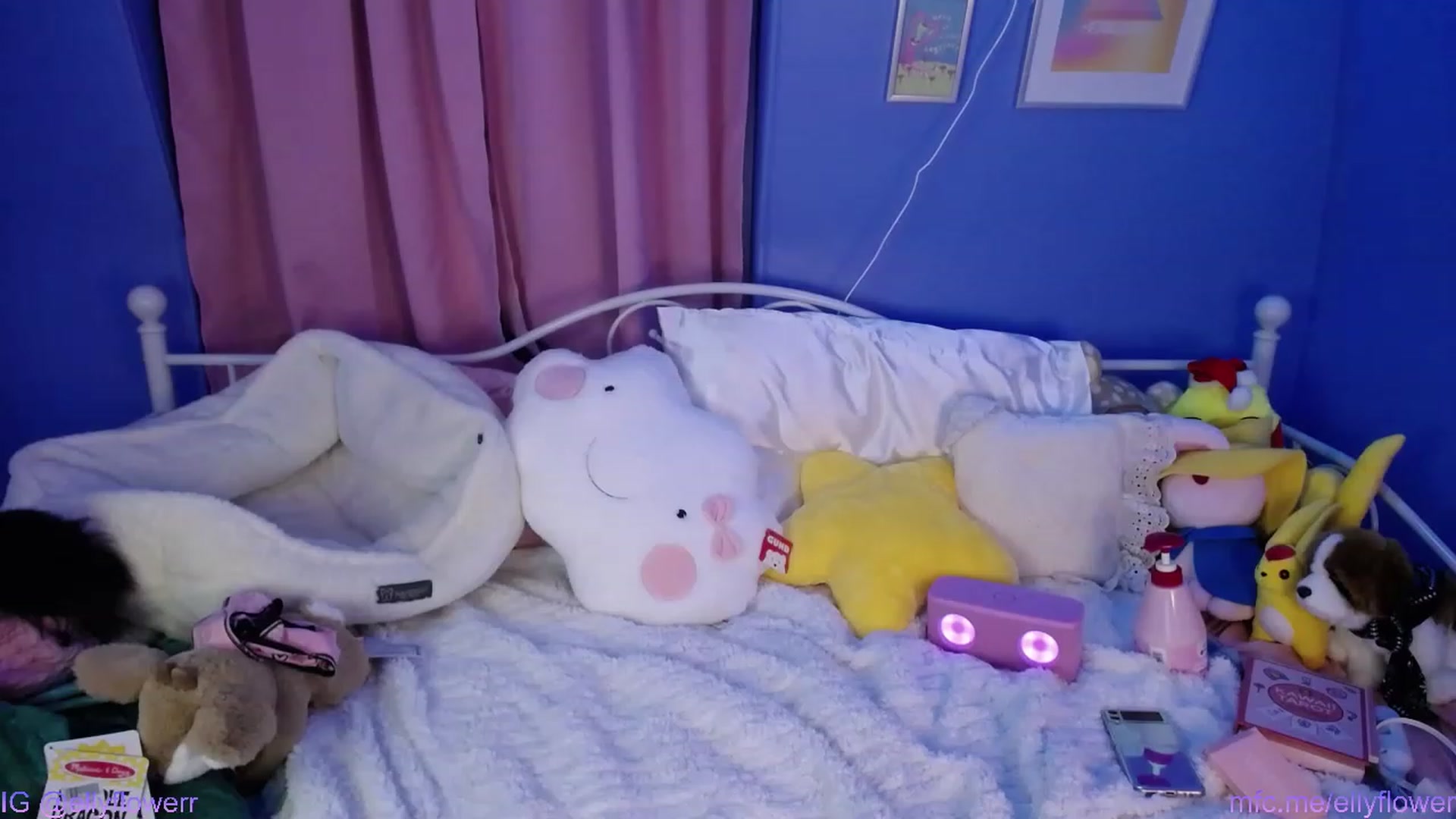 Gallery image thumbnail from Ellyflower's myfreecams stream on, 01/08/2024, 01:07 image 8 of 20