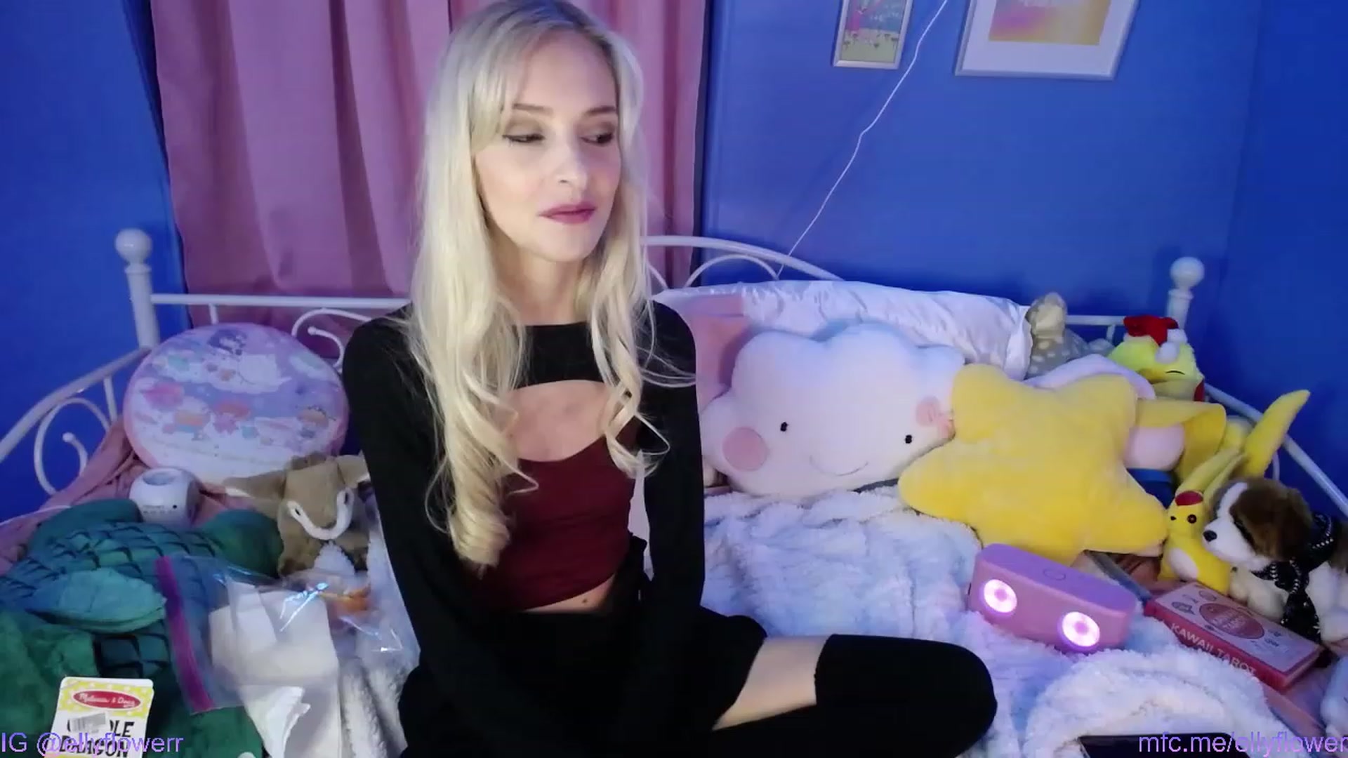 Gallery image thumbnail from Ellyflower's myfreecams stream on, 01/09/2024, 24:24 image 12 of 20