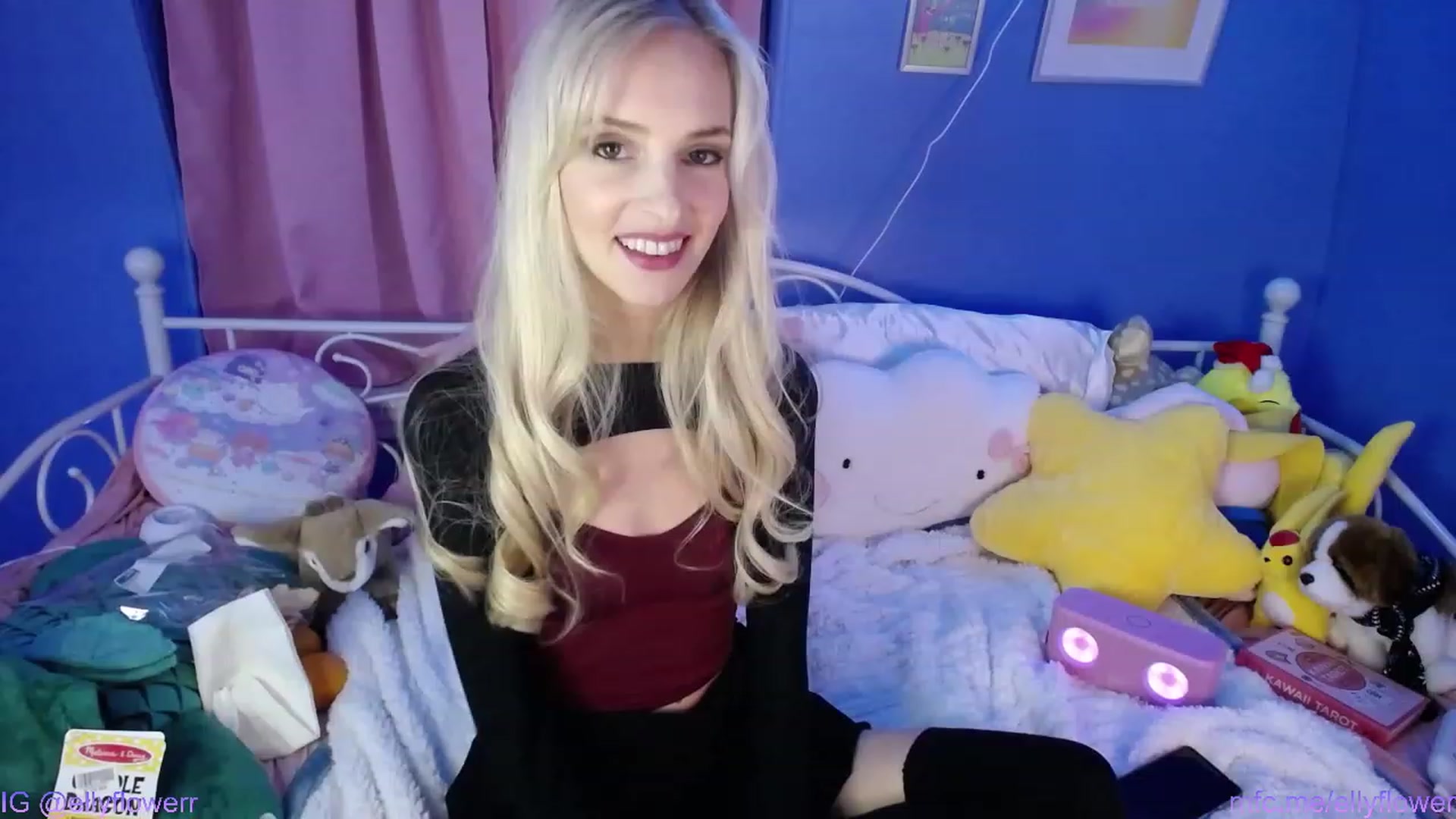 Gallery image thumbnail from Ellyflower's myfreecams stream on, 01/09/2024, 24:24 image 16 of 20