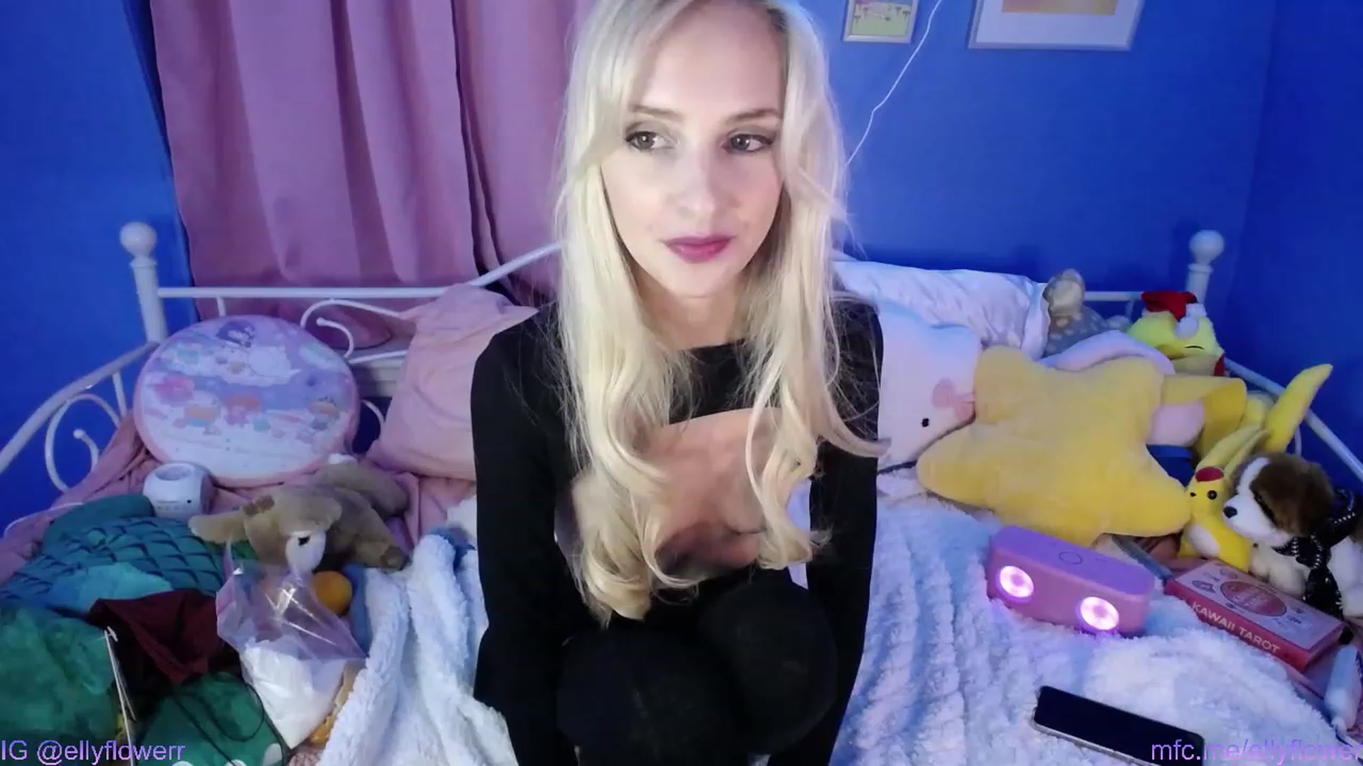 Gallery image thumbnail from Ellyflower's myfreecams stream on, 01/09/2024, 02:27 image 16 of 20