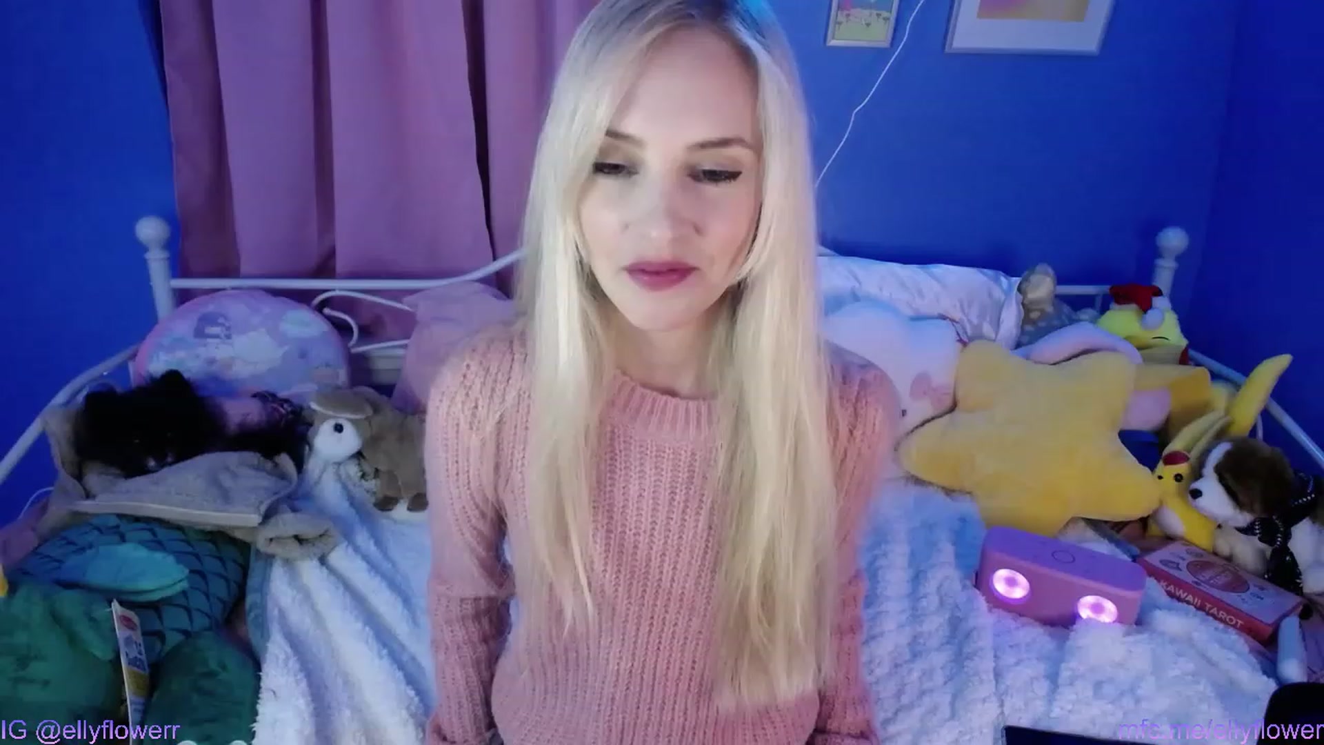 Gallery image thumbnail from Ellyflower's myfreecams stream on, 01/12/2024, 03:08 image 1 of 20