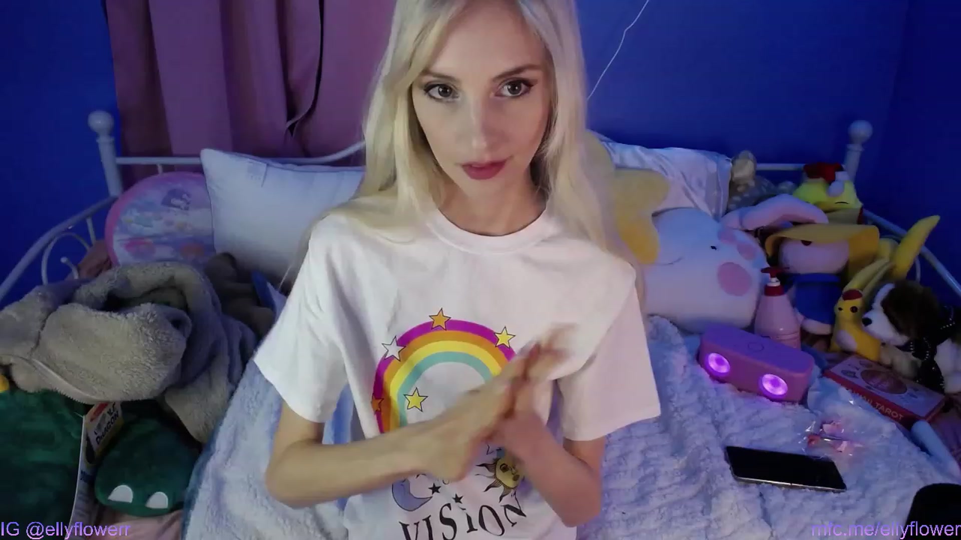 Gallery image thumbnail from Ellyflower's myfreecams stream on, 01/13/2024, 03:10 image 7 of 20