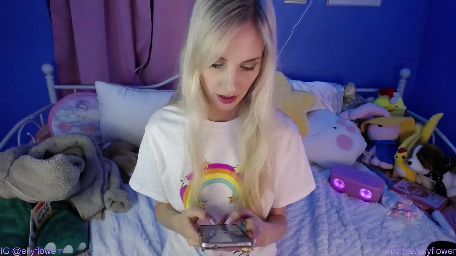 Gallery image thumbnail from Ellyflower's myfreecams stream on, 01/13/2024, 03:10 image 3 of 20