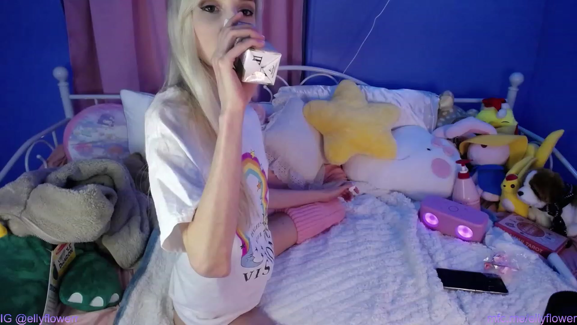 Gallery image thumbnail from Ellyflower's myfreecams stream on, 01/13/2024, 03:10 image 8 of 20